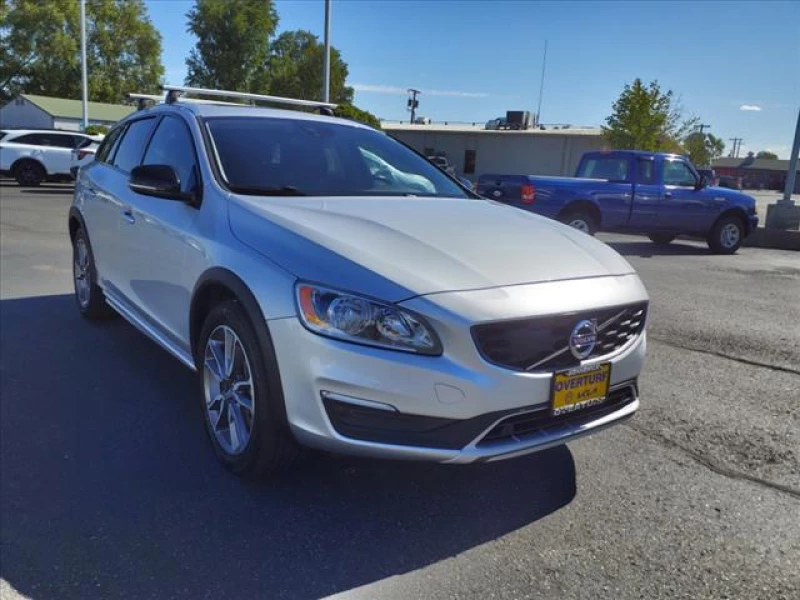 2018 Volvo V60 Cross Country T5