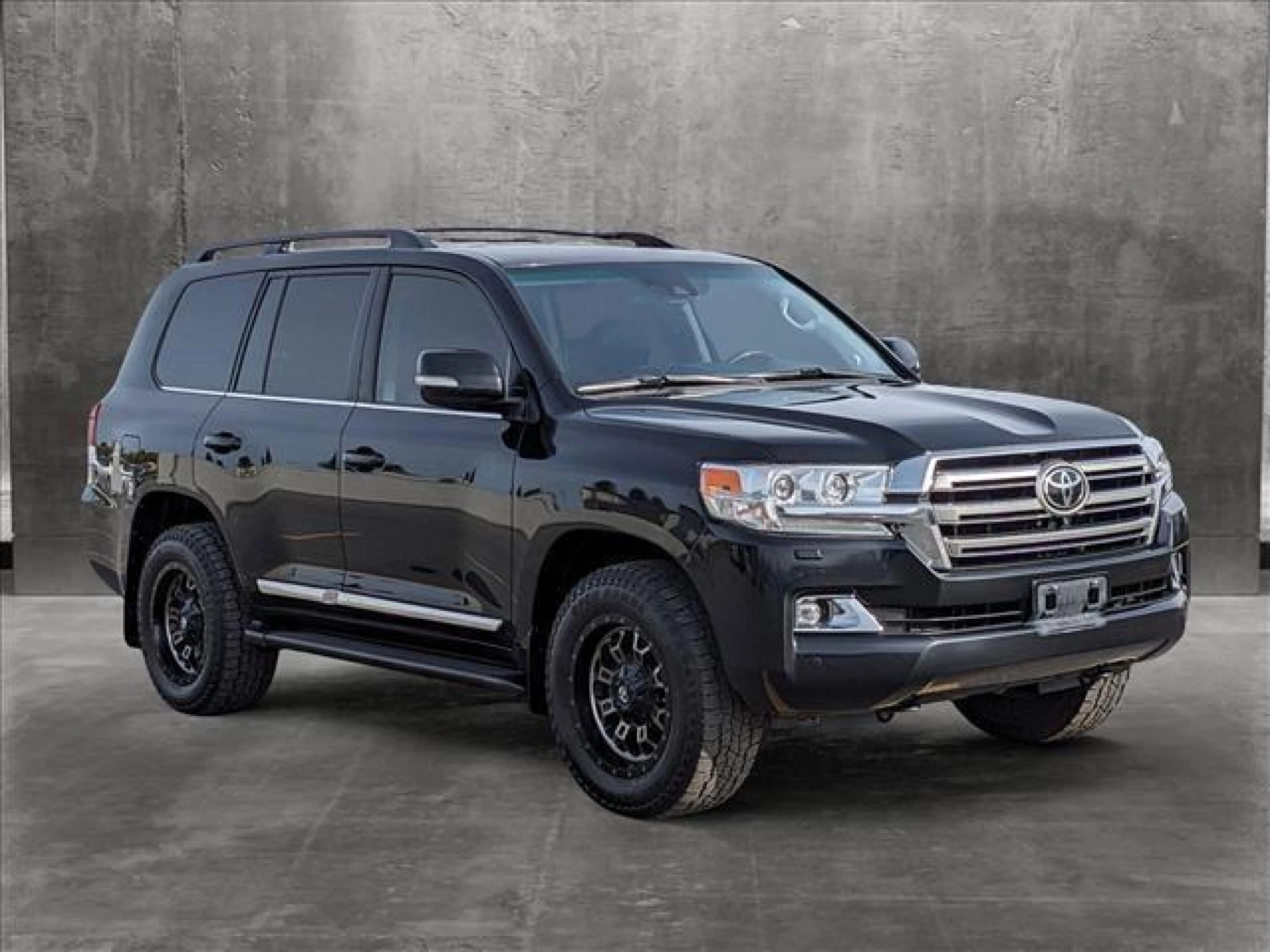 2016 Toyota Land Cruiser V8