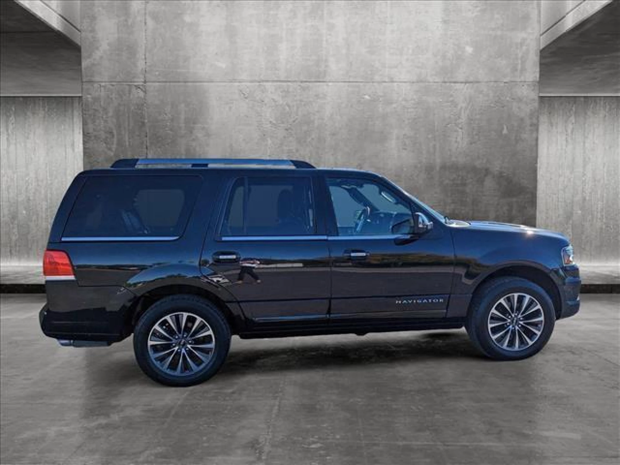 2015 Lincoln Navigator Base