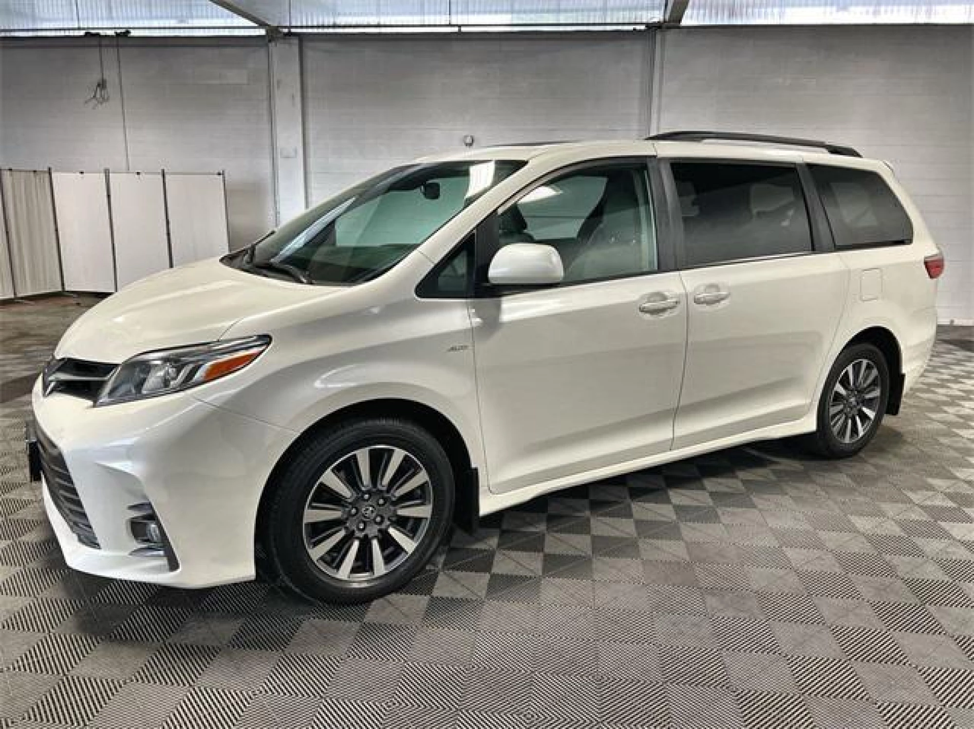 2019 Toyota Sienna XLE