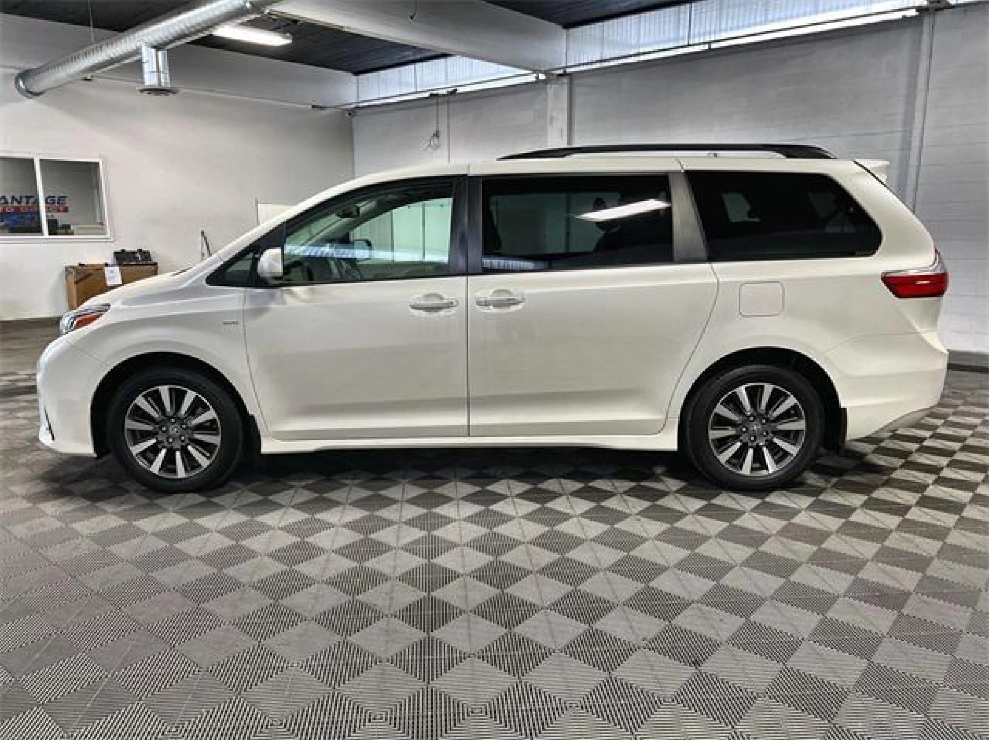 2019 Toyota Sienna XLE