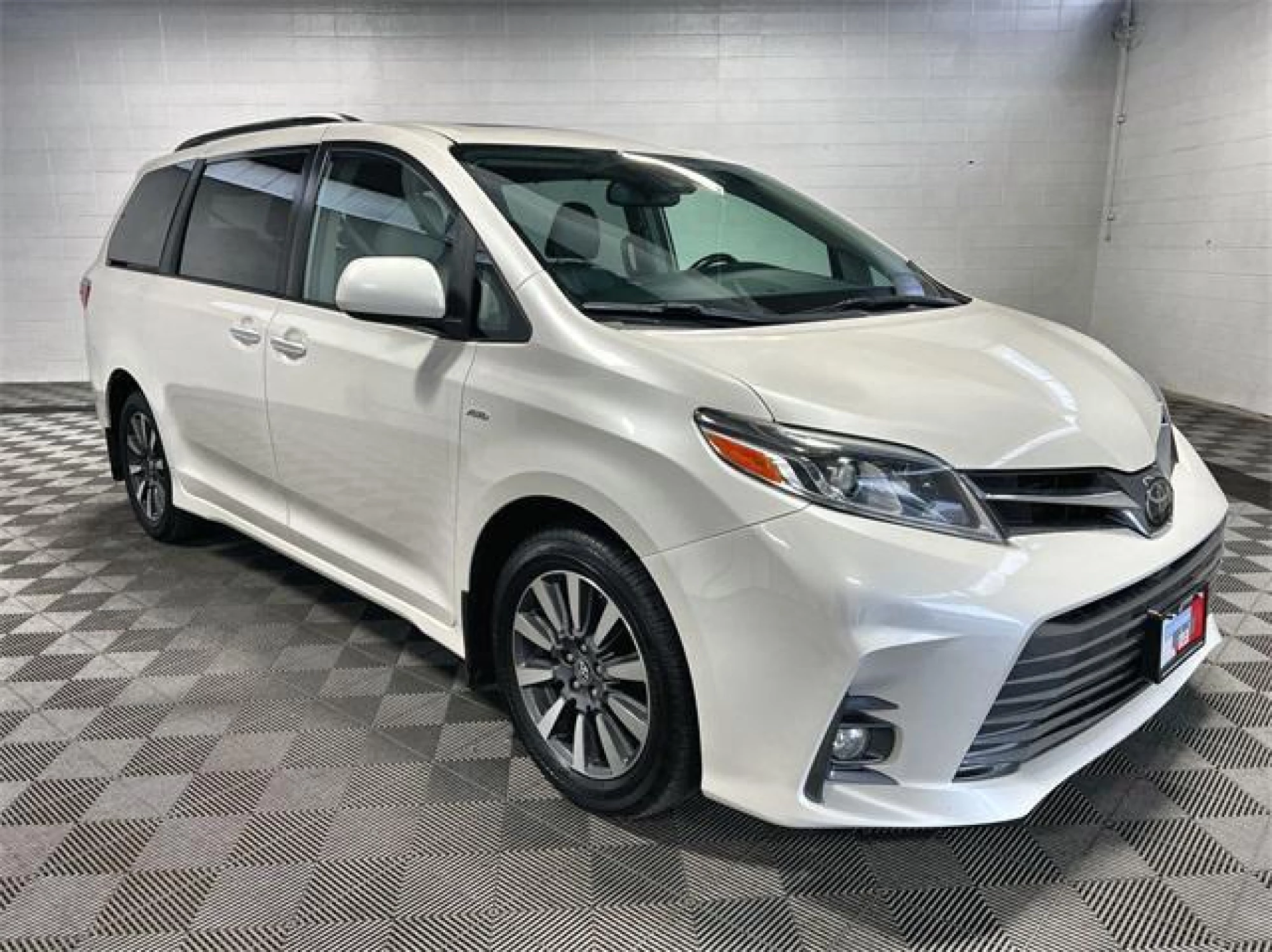 2019 Toyota Sienna XLE