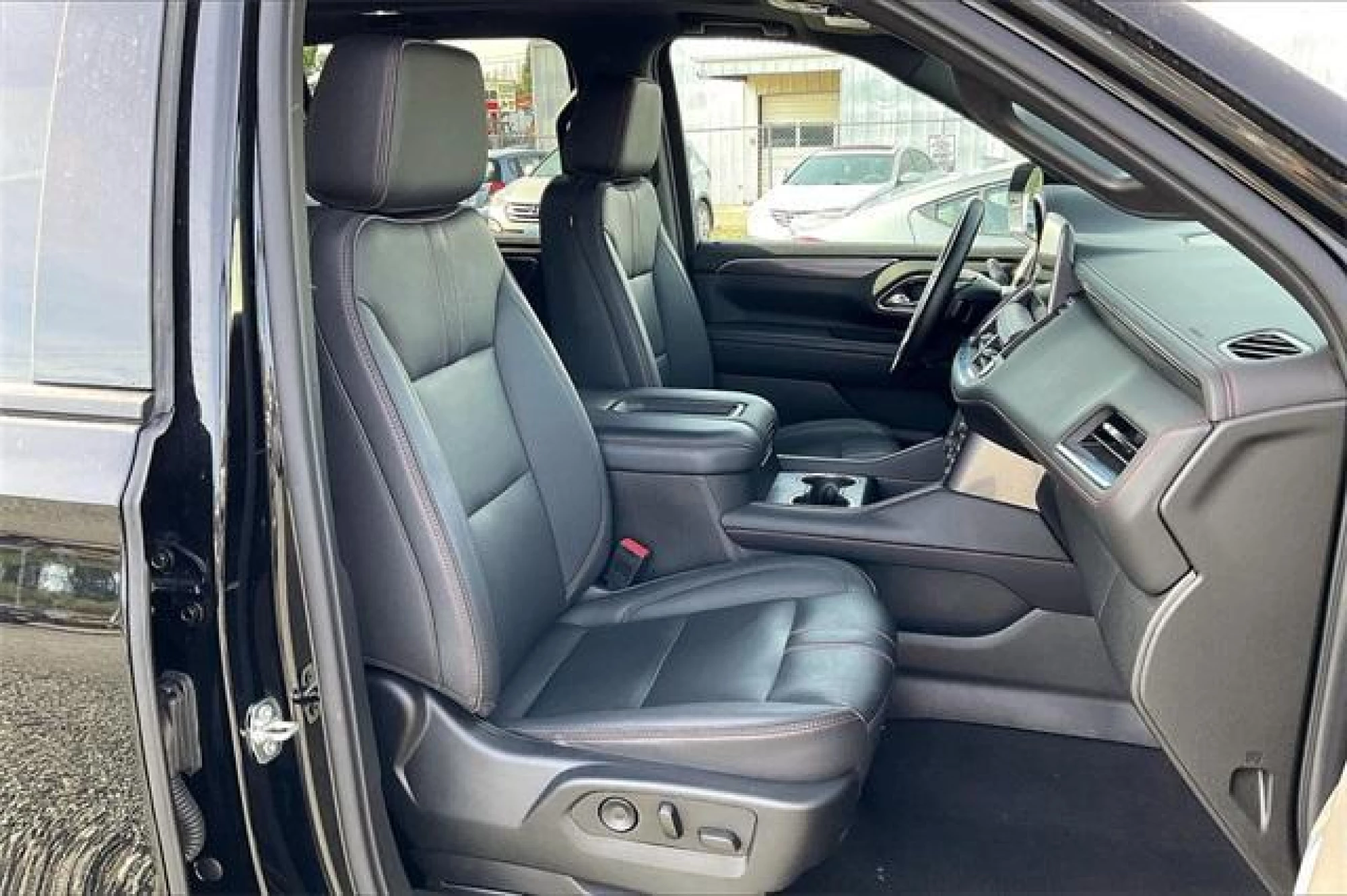 2023 Chevrolet Suburban RST
