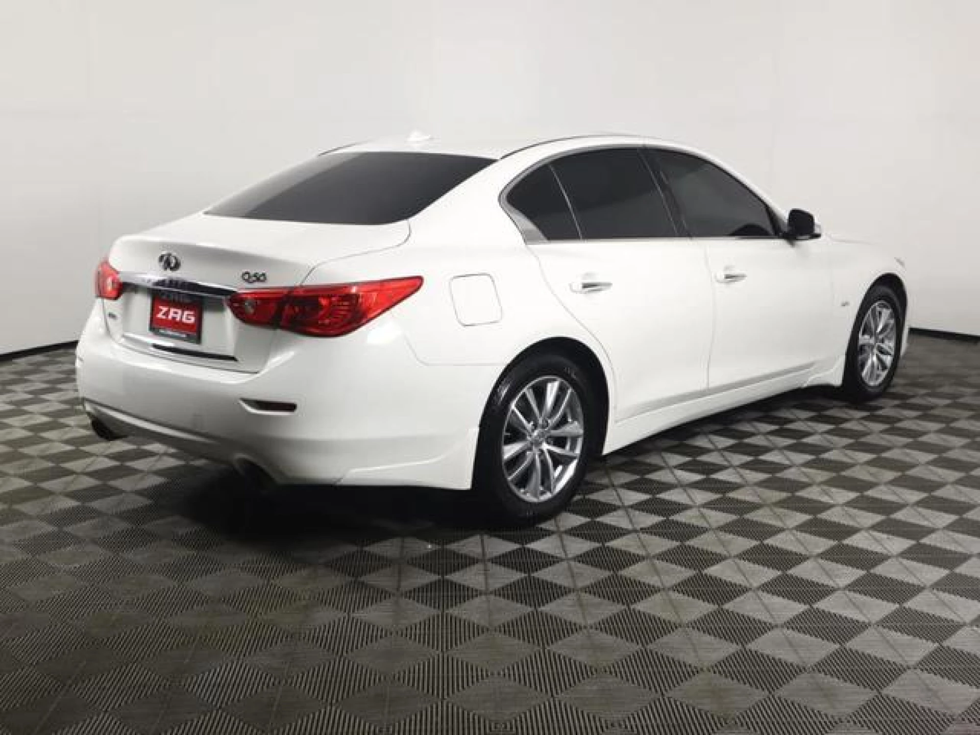2017 INFINITI Q50 Base