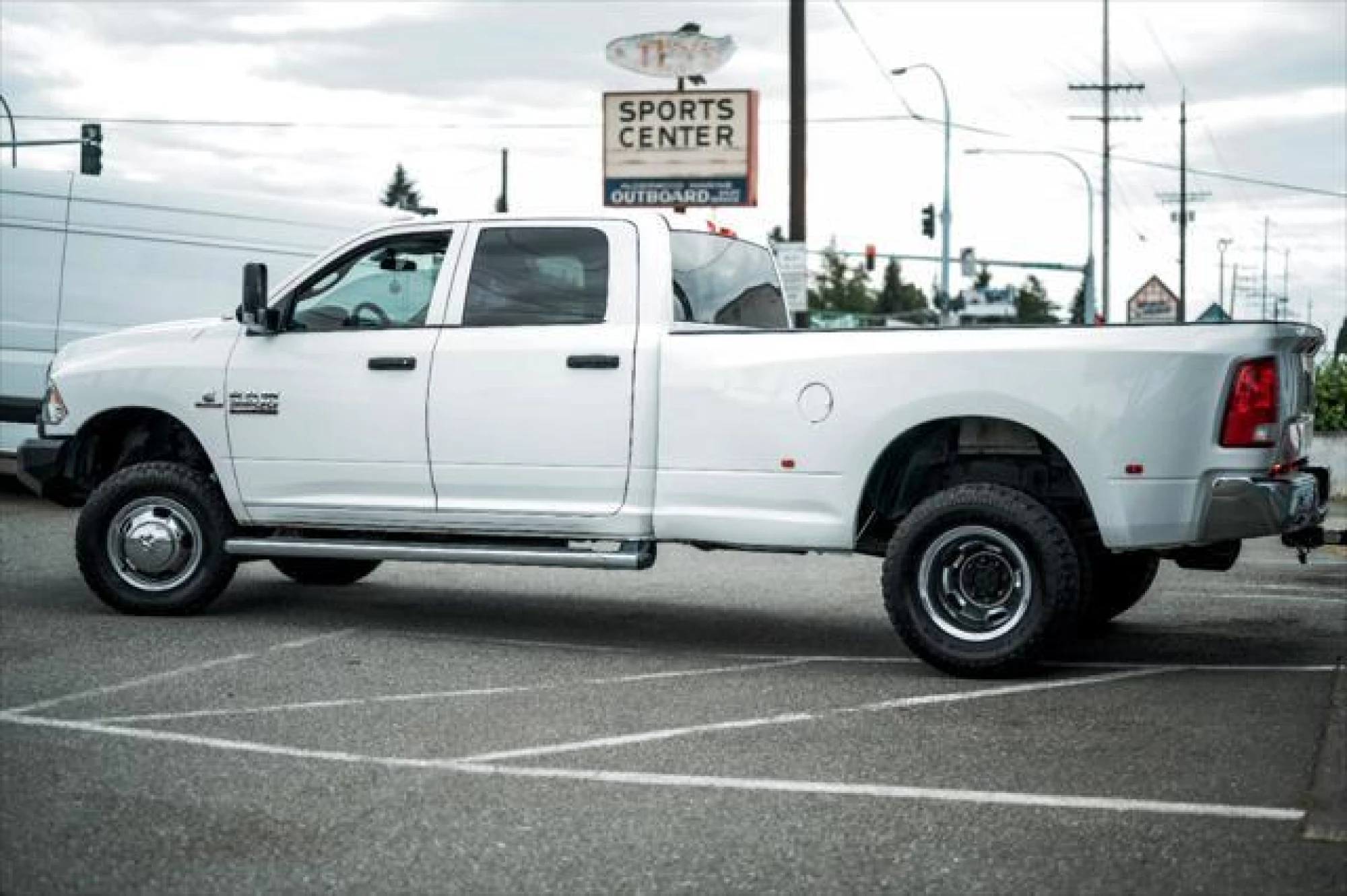 2017 RAM 3500 Tradesman Crew Cab 4x4 8' Box