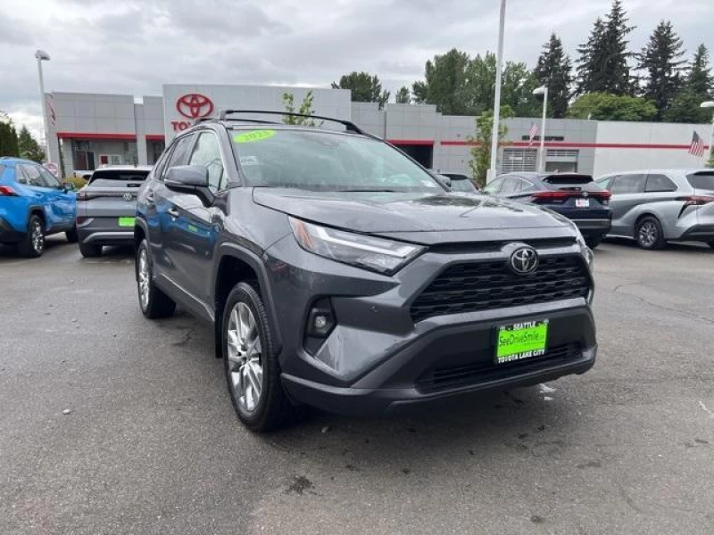 2023 Toyota RAV4 XLE Premium