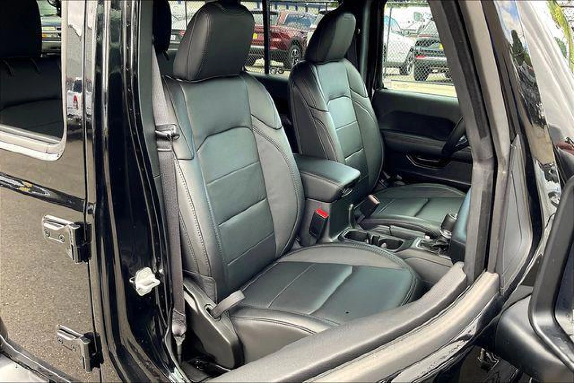 2023 Jeep Wrangler 4-Door Sahara Altitude 4x4