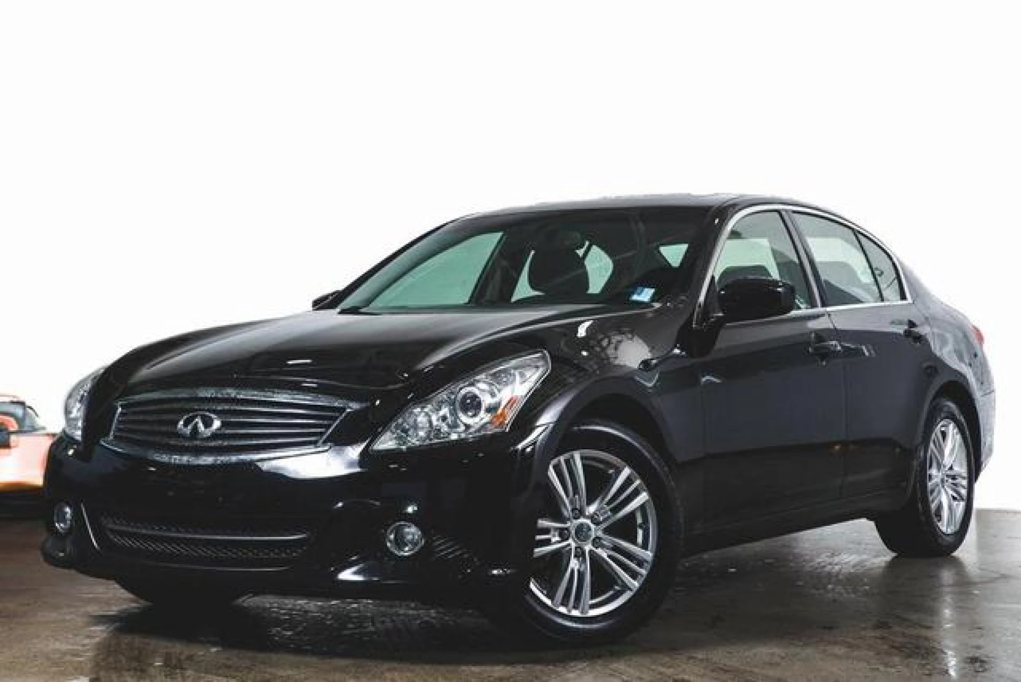 2013 INFINITI G37x Base