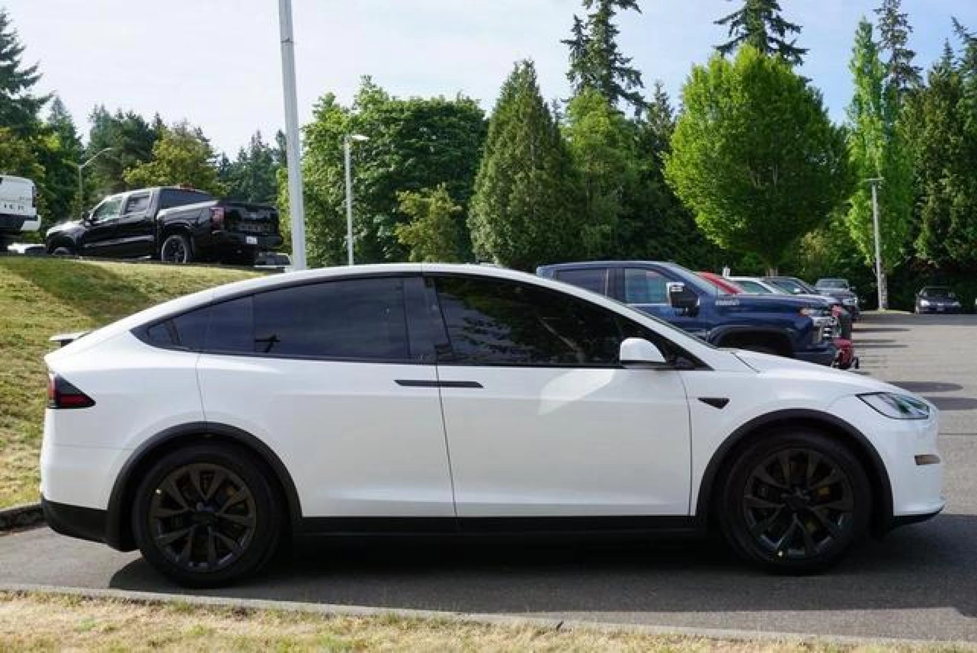 2023 Tesla Model X Base
