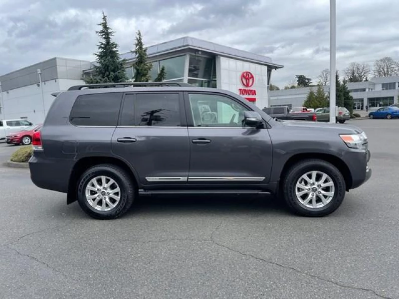2021 Toyota Land Cruiser LE