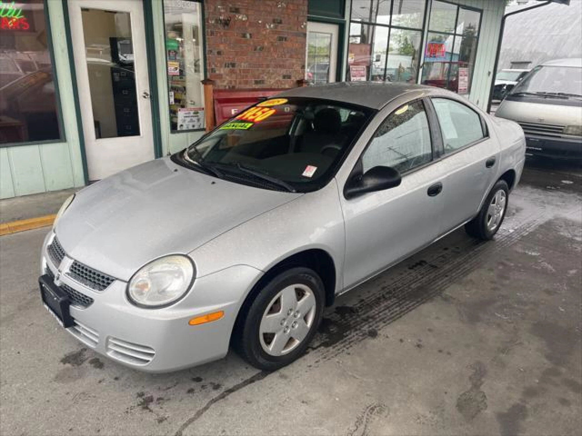 2005 Dodge Neon SE 4dr Sedan