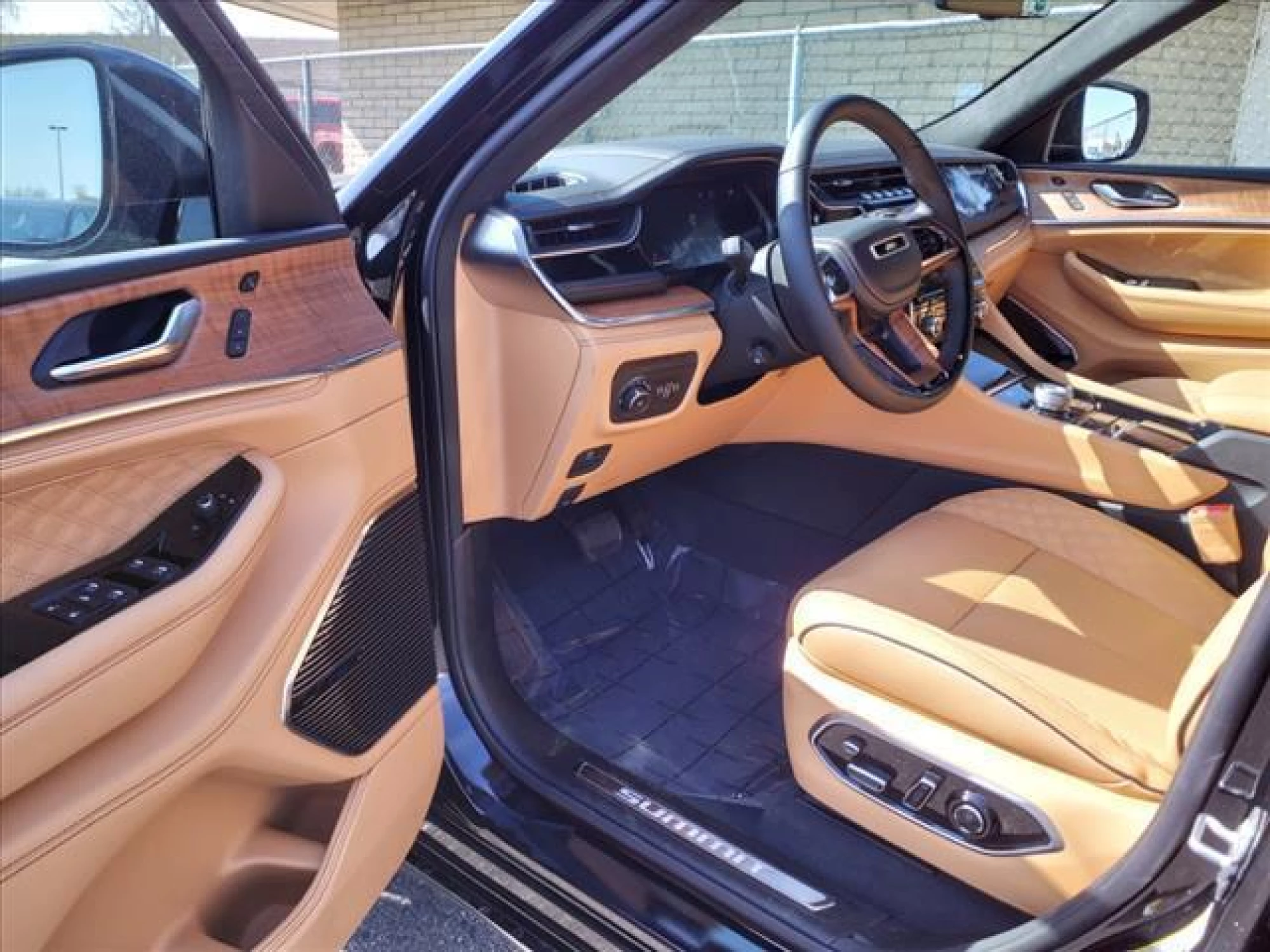 2023 Jeep Grand Cherokee Summit