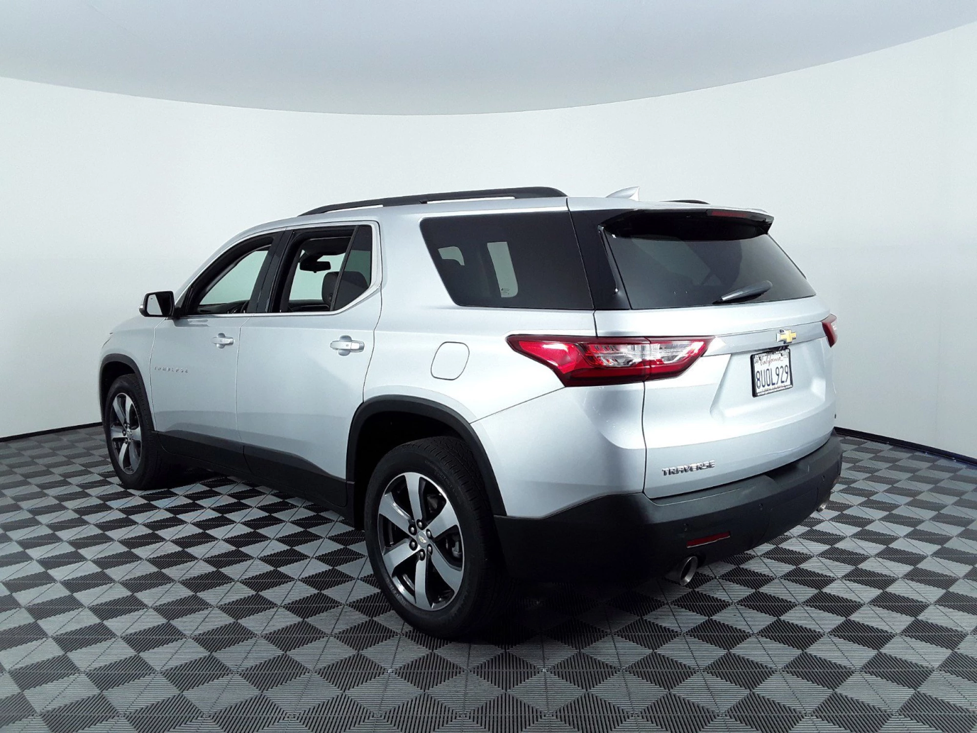 2021 Chevrolet Traverse FWD 4DR LT Leather