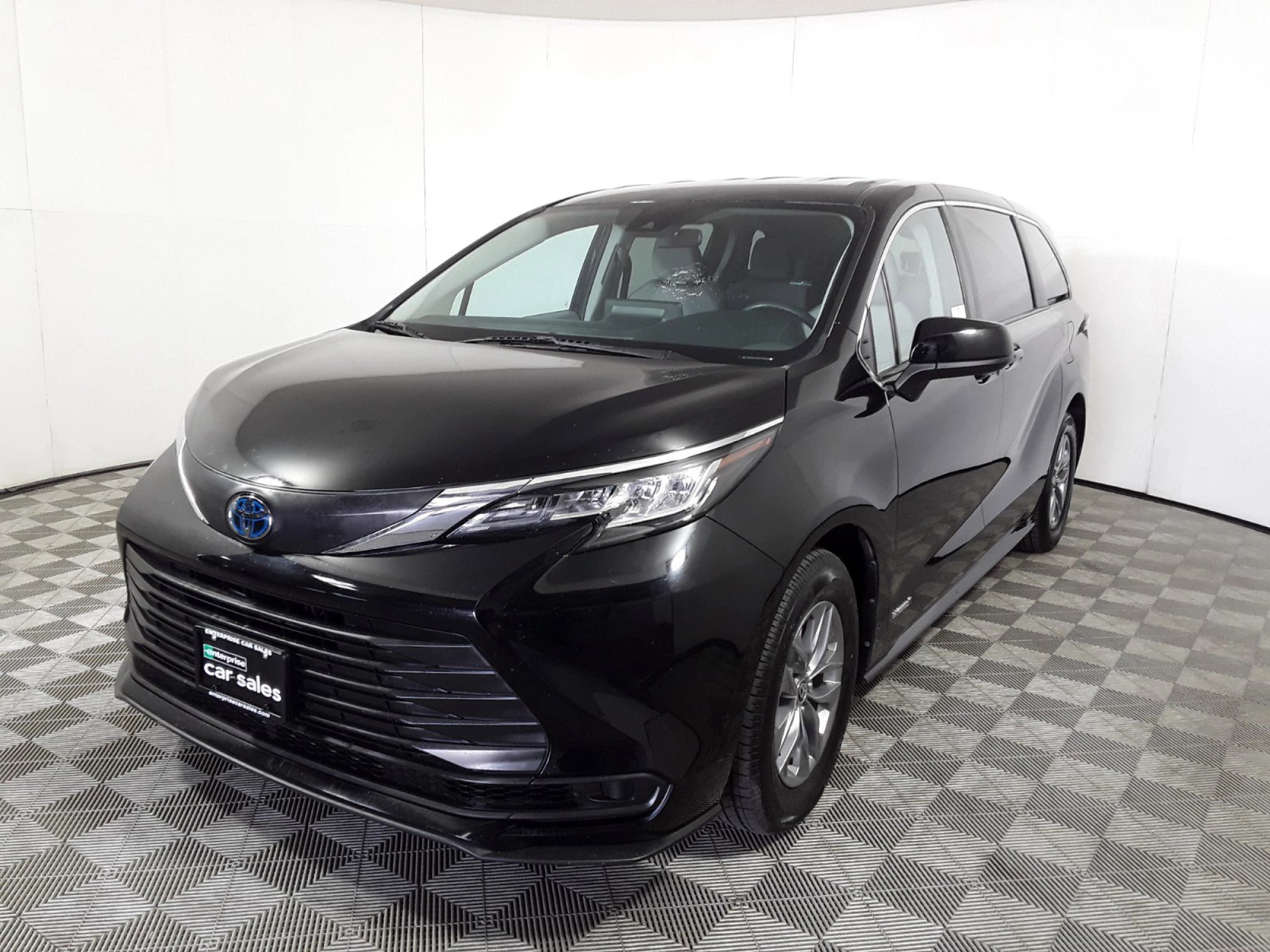 2021 Toyota Sienna LE FWD 8-Passenger