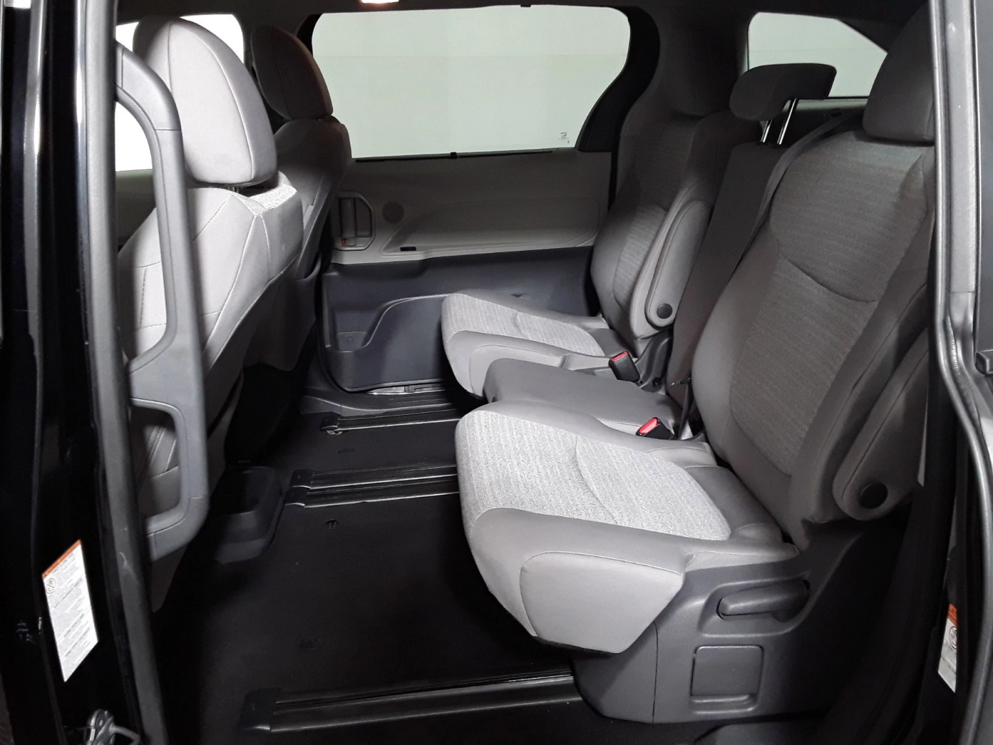 2021 Toyota Sienna LE FWD 8-Passenger