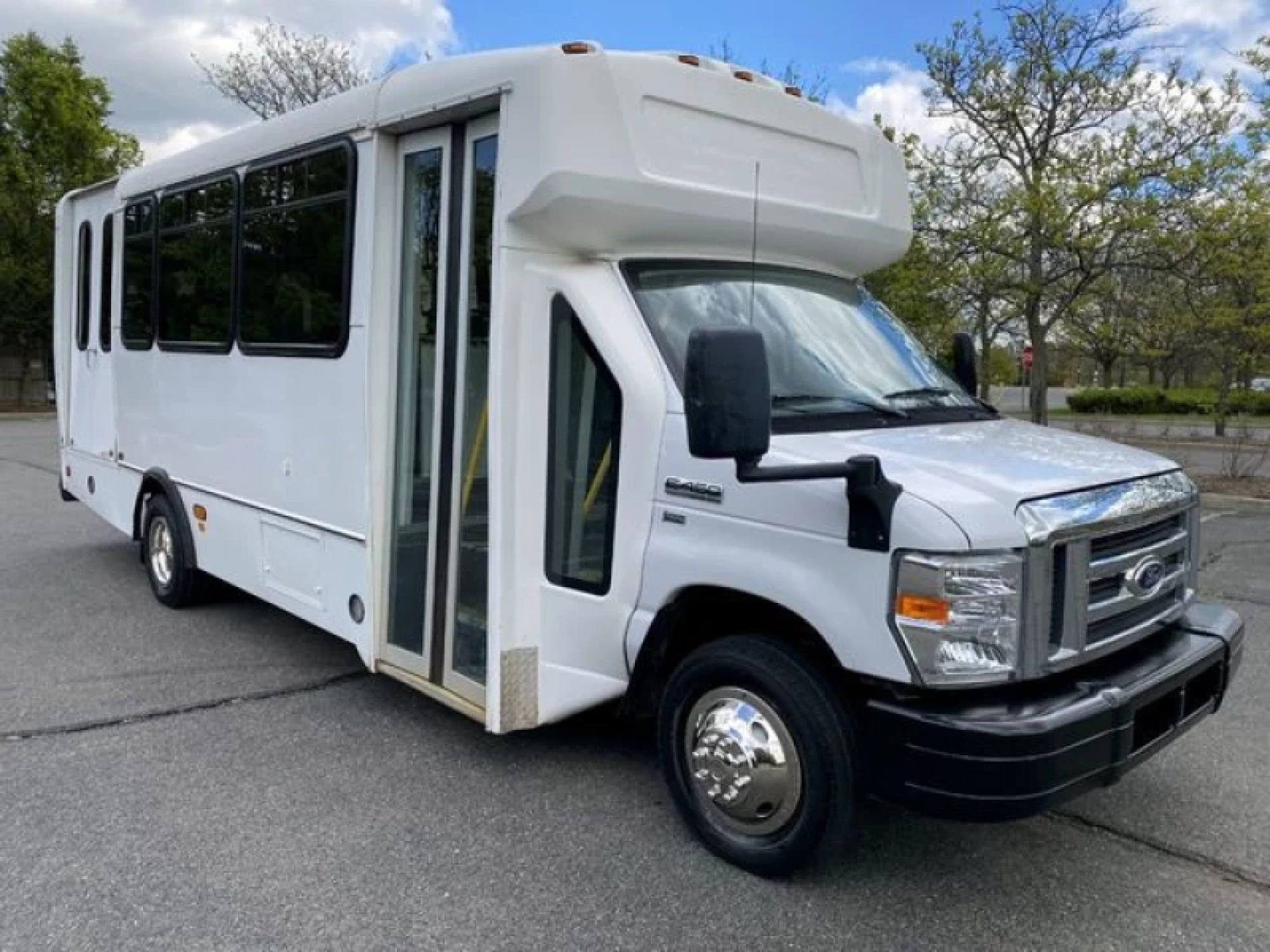 Used 2016 Ford E350 Non-CDL 15 Pass. 5 Wheelchair Shuttle Bus For Adults Medical Transport Mobility ADA Handicapped