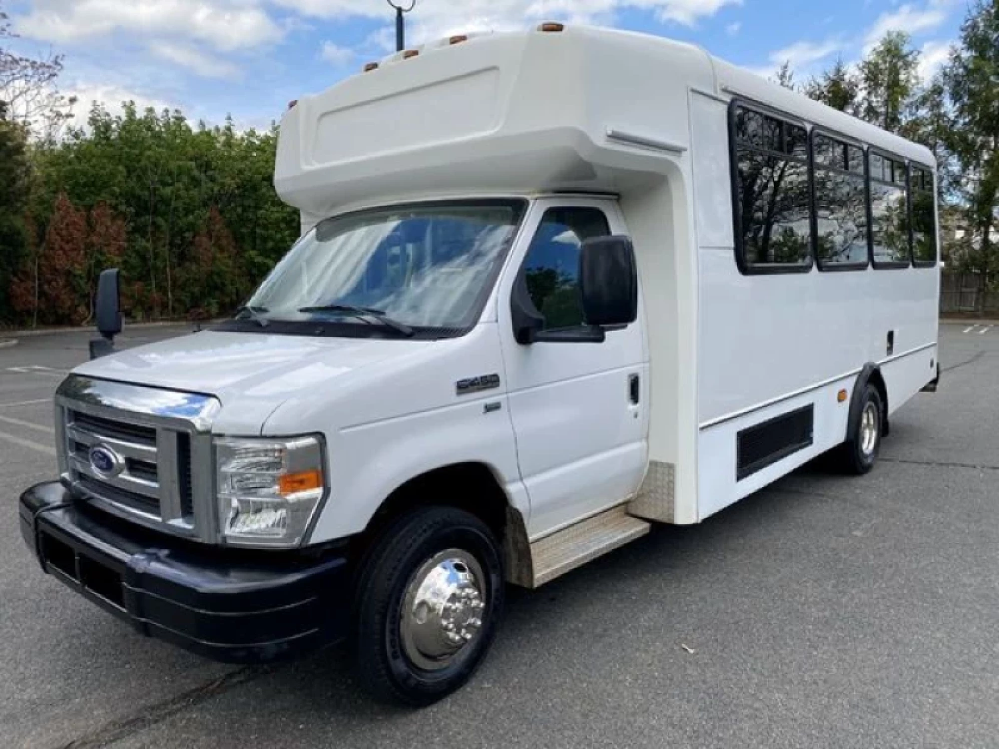 Used 2016 Ford E350 Non-CDL 15 Pass. 5 Wheelchair Shuttle Bus For Adults Medical Transport Mobility ADA Handicapped
