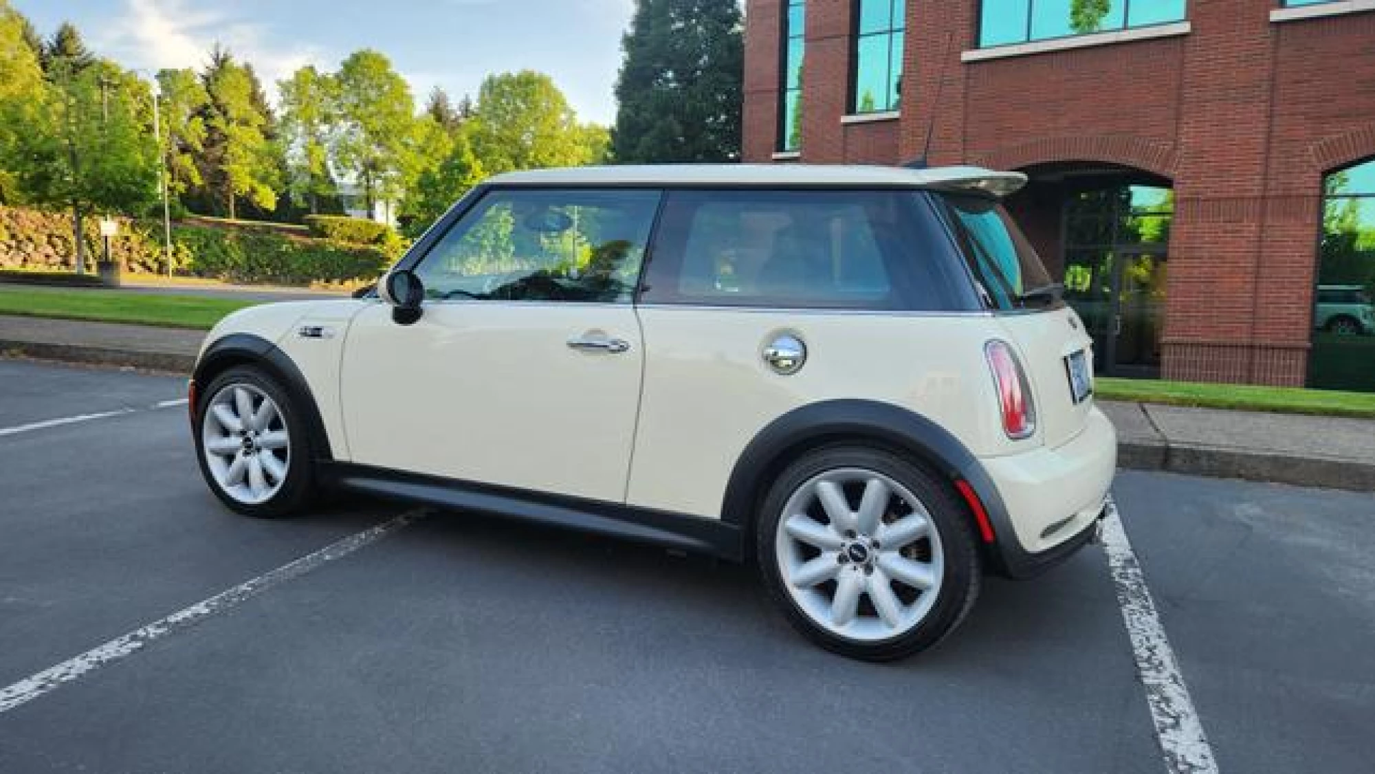 2006 MINI Cooper S Base
