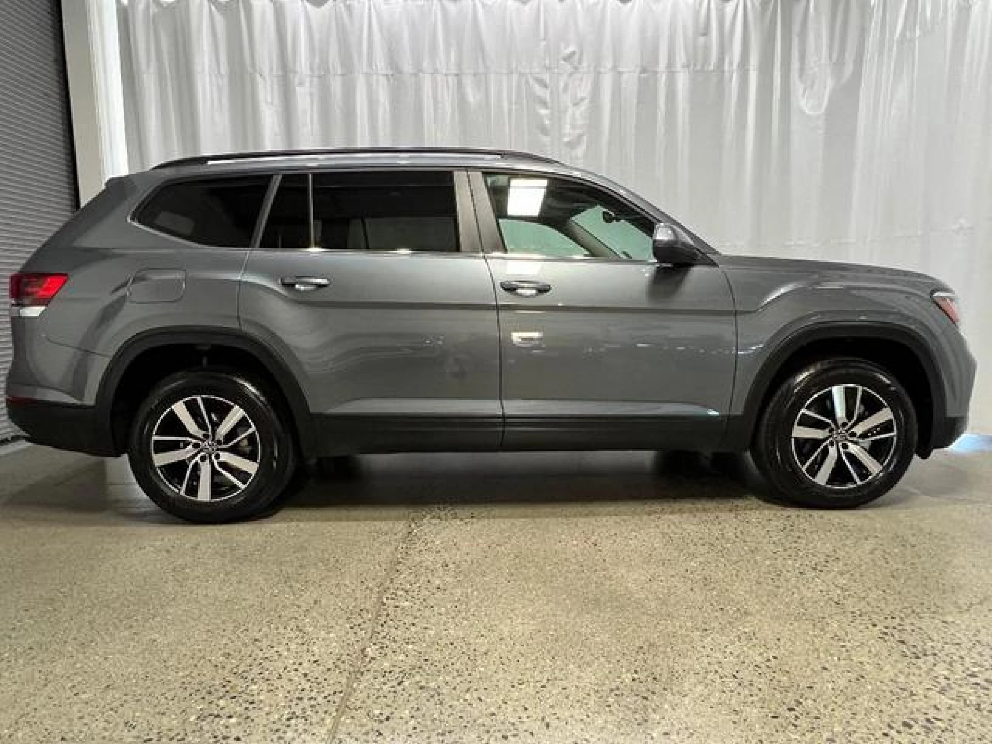 2023 Volkswagen Atlas 2.0T SE