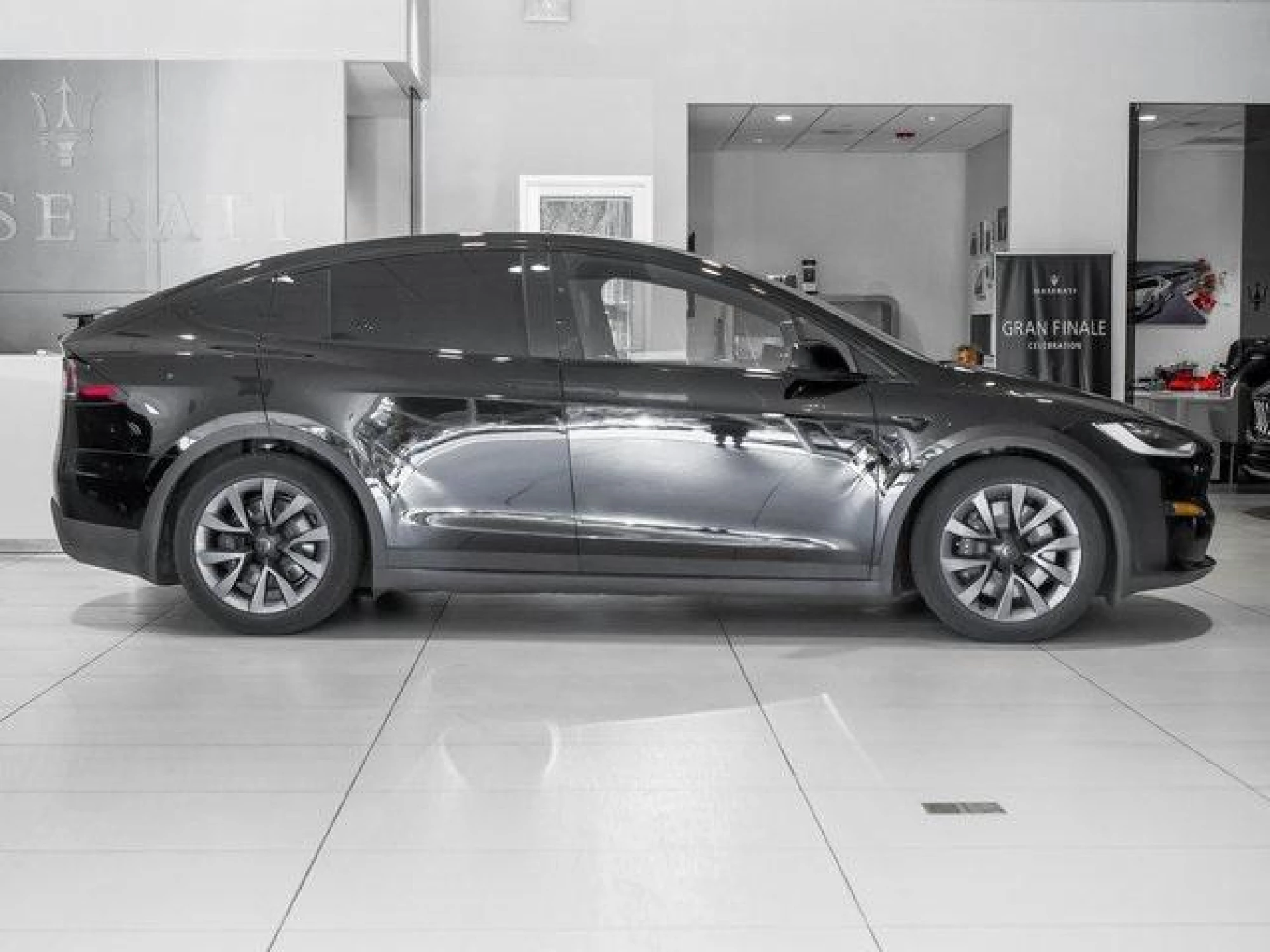 2023 Tesla Model X Base