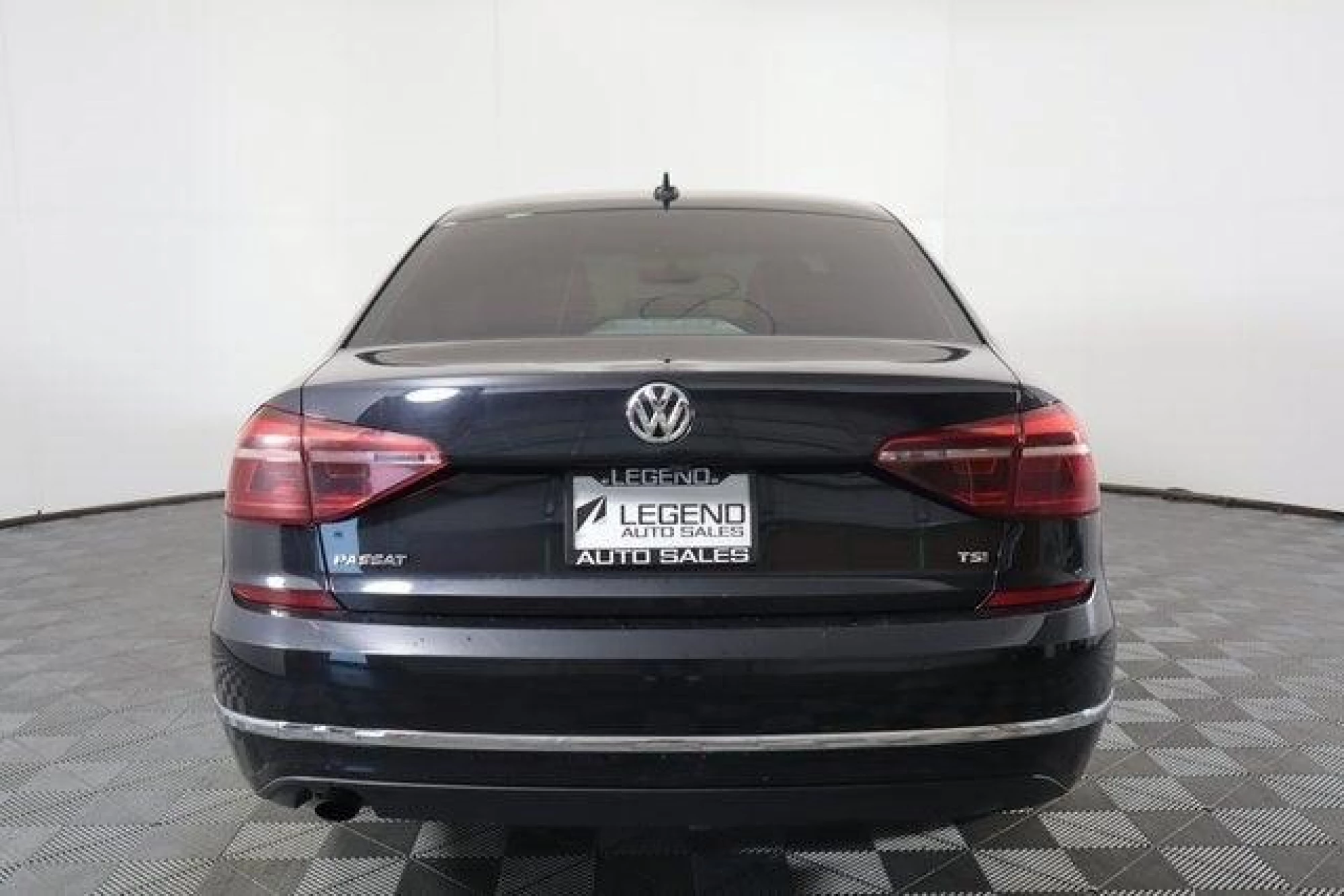 2019 Volkswagen Passat 2.0T Wolfsburg Edition