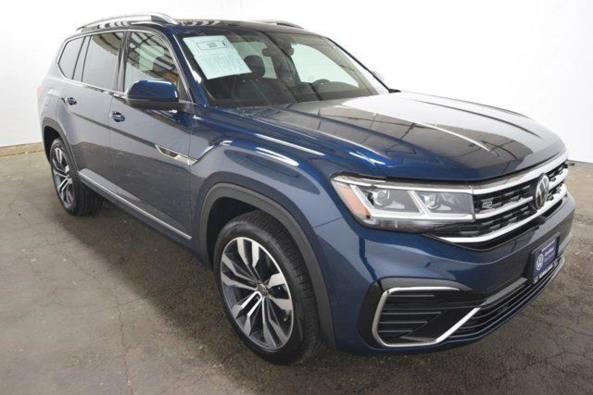2023 Volkswagen Atlas 3.6L SEL Premium R-Line