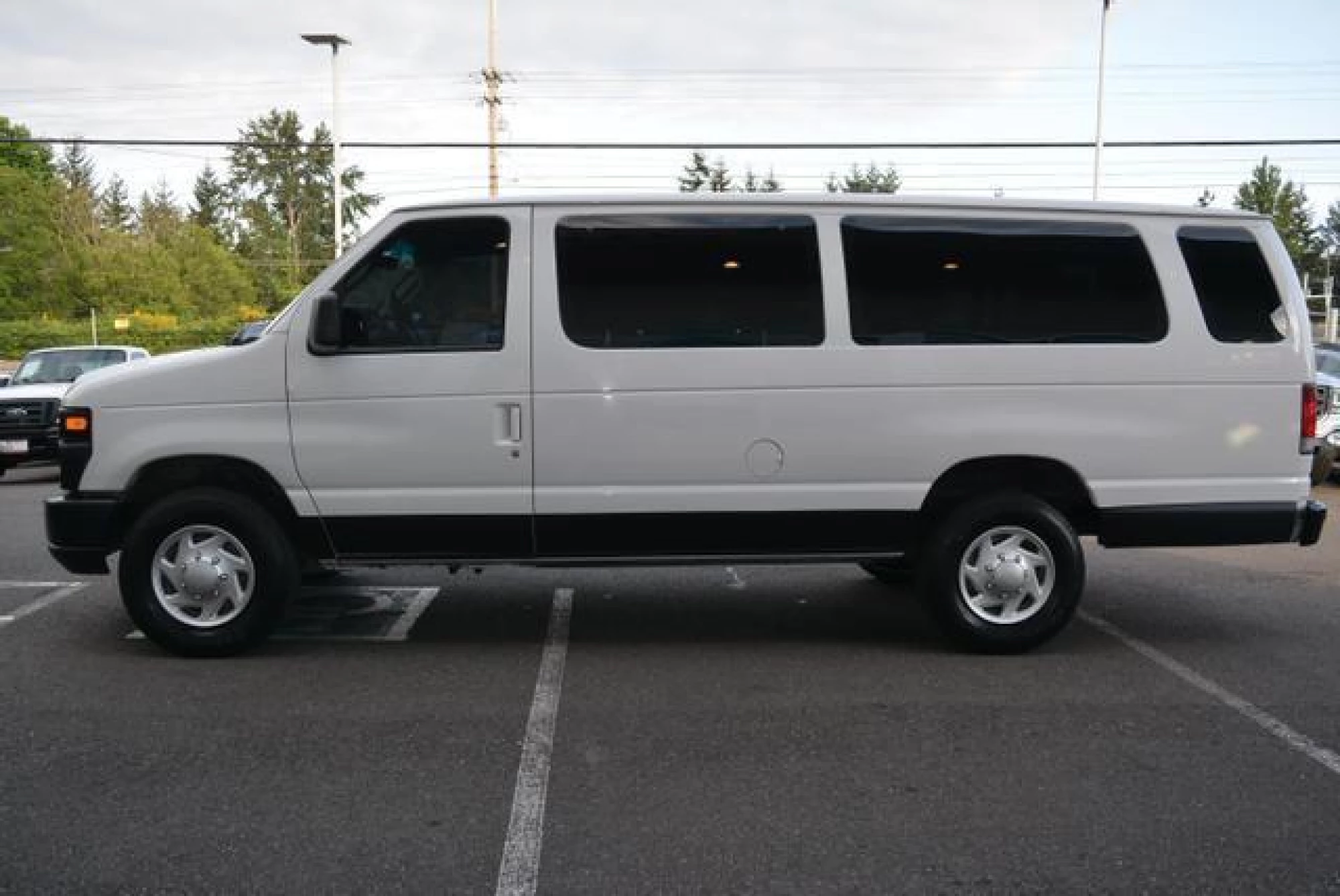 2011 Ford E350 Super Duty XL