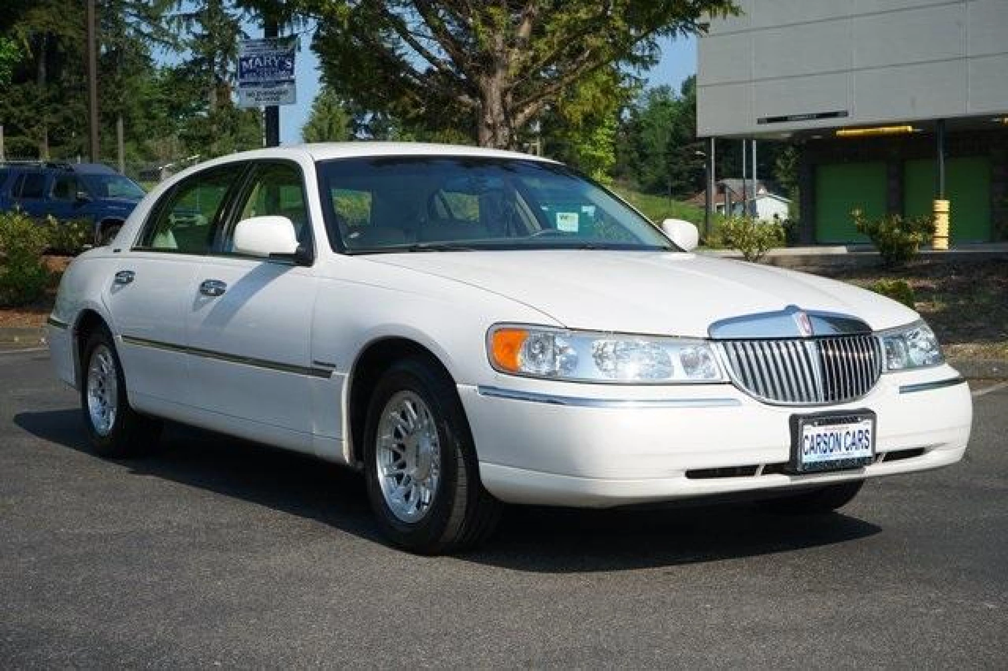 1999 Lincoln Town Car Signature