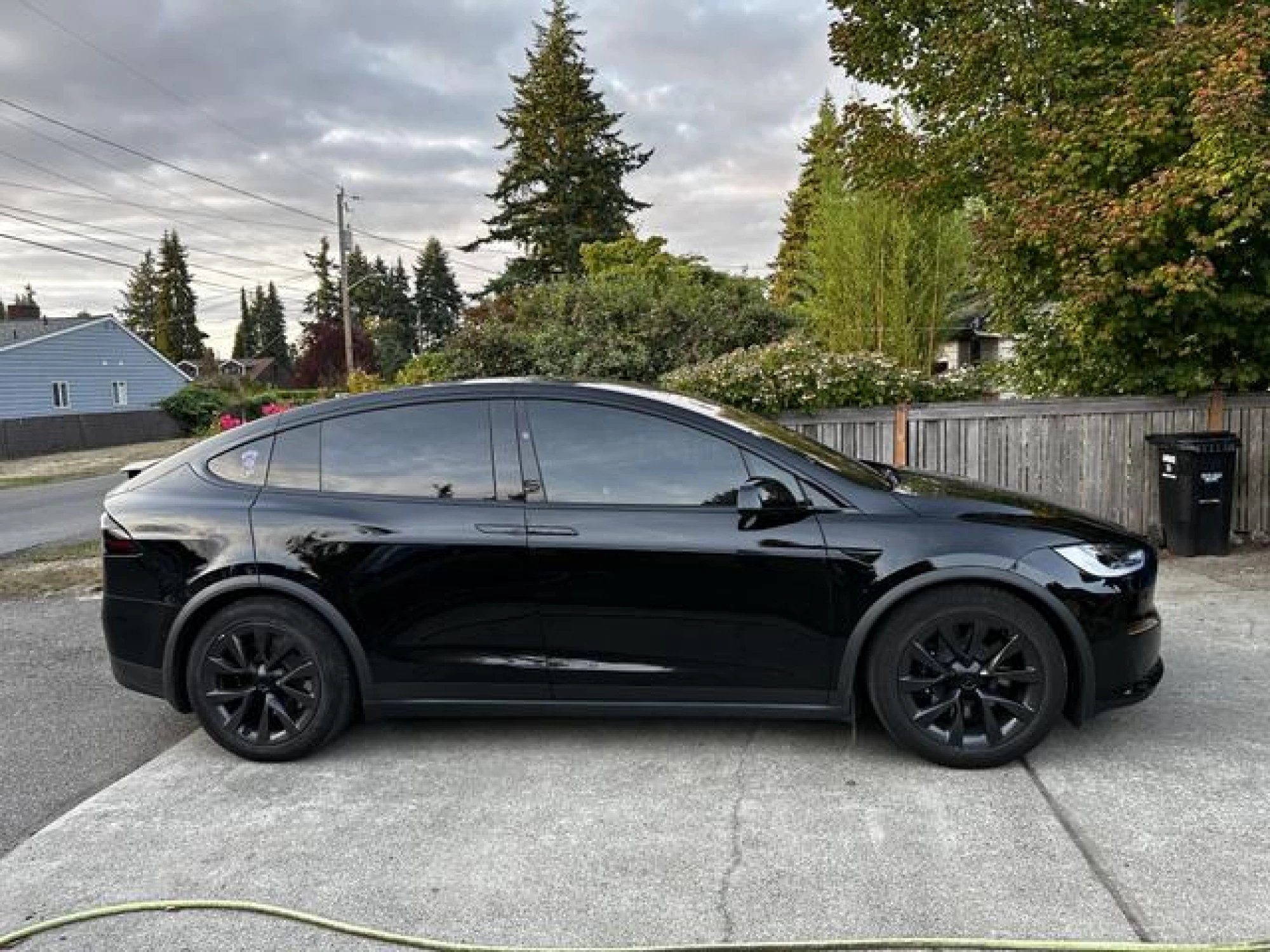 2023 Tesla Model X Base
