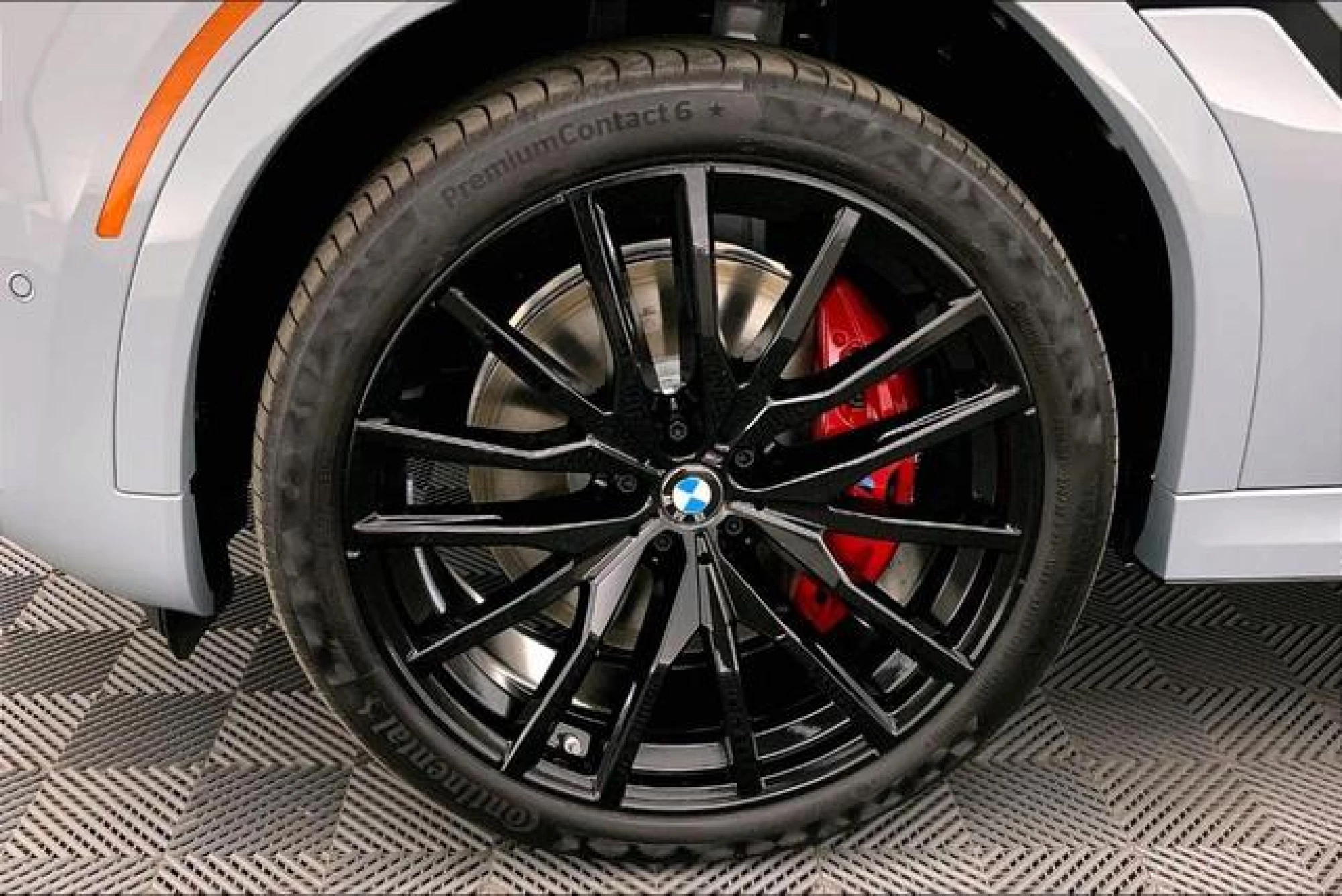 2024 BMW X6 M60i