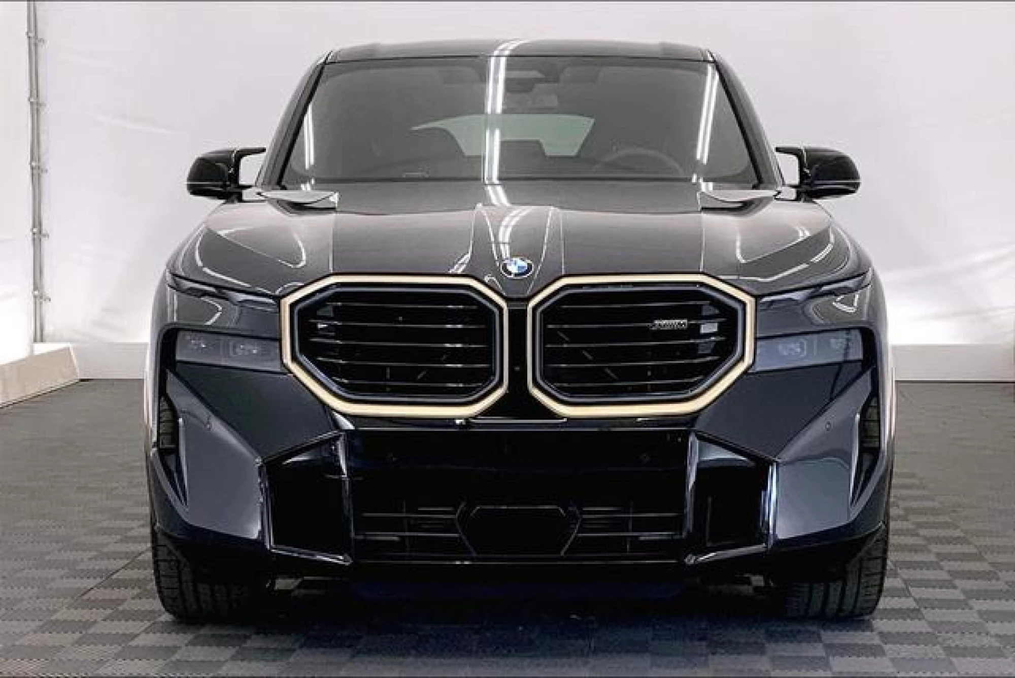 2023 BMW XM Base