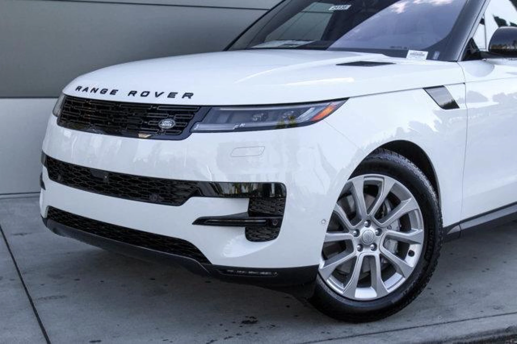 2023 Land Rover Range Rover Sport SE