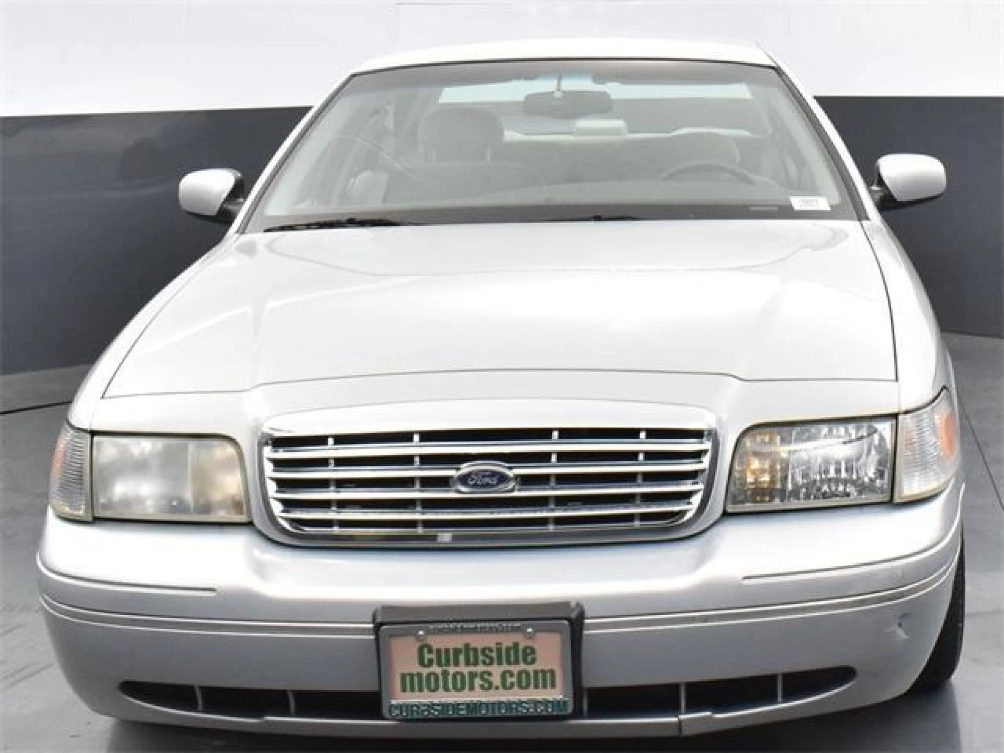 2000 Ford Crown Victoria LX