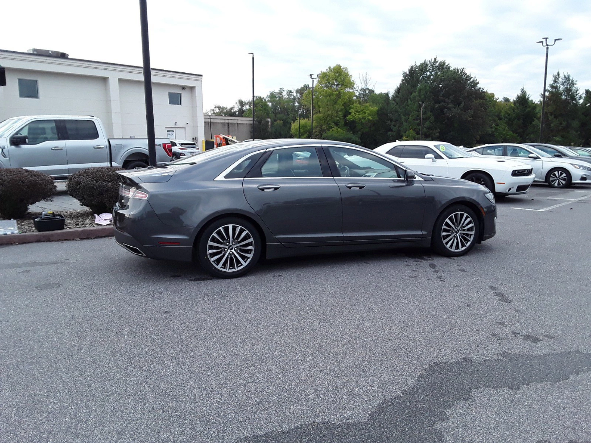 2020 Lincoln MKZ Standard FWD