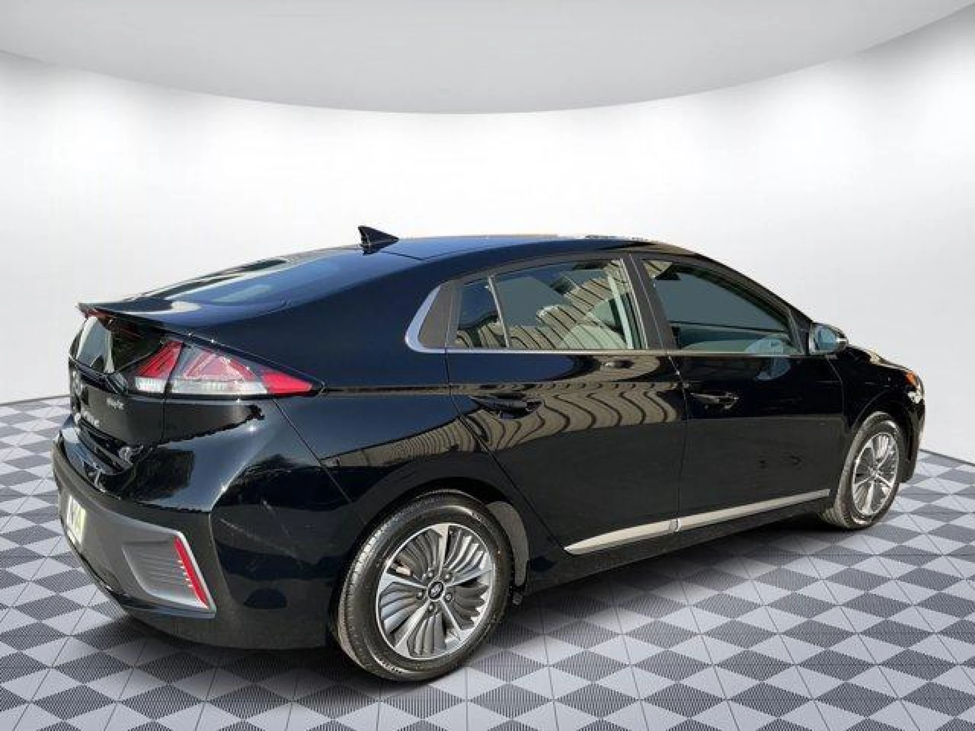 2022 Hyundai IONIQ Plug-In Hybrid SEL