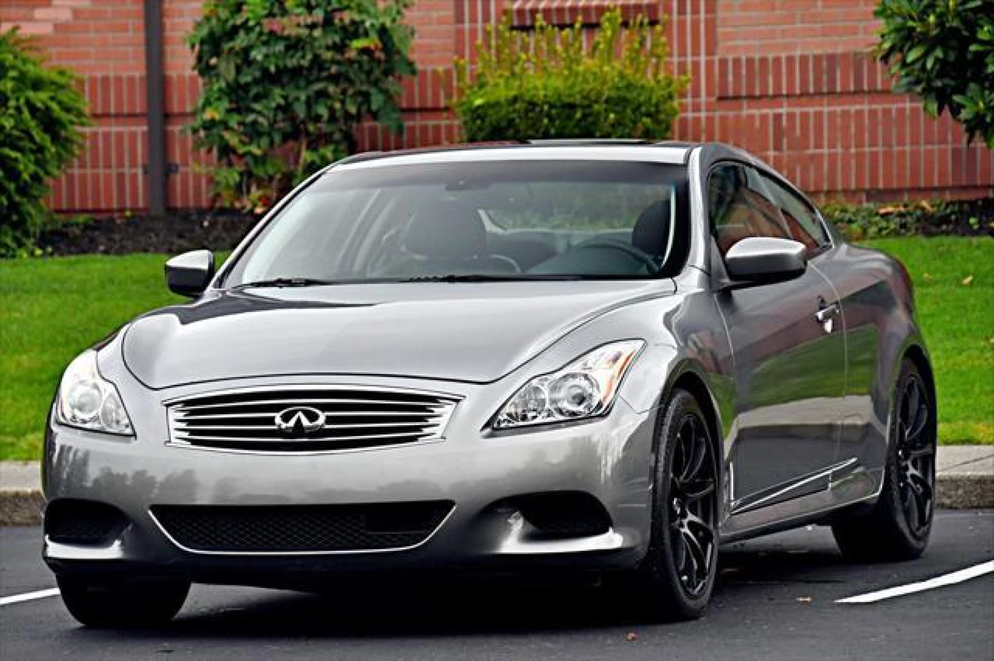 2010 INFINITI G37 Sport