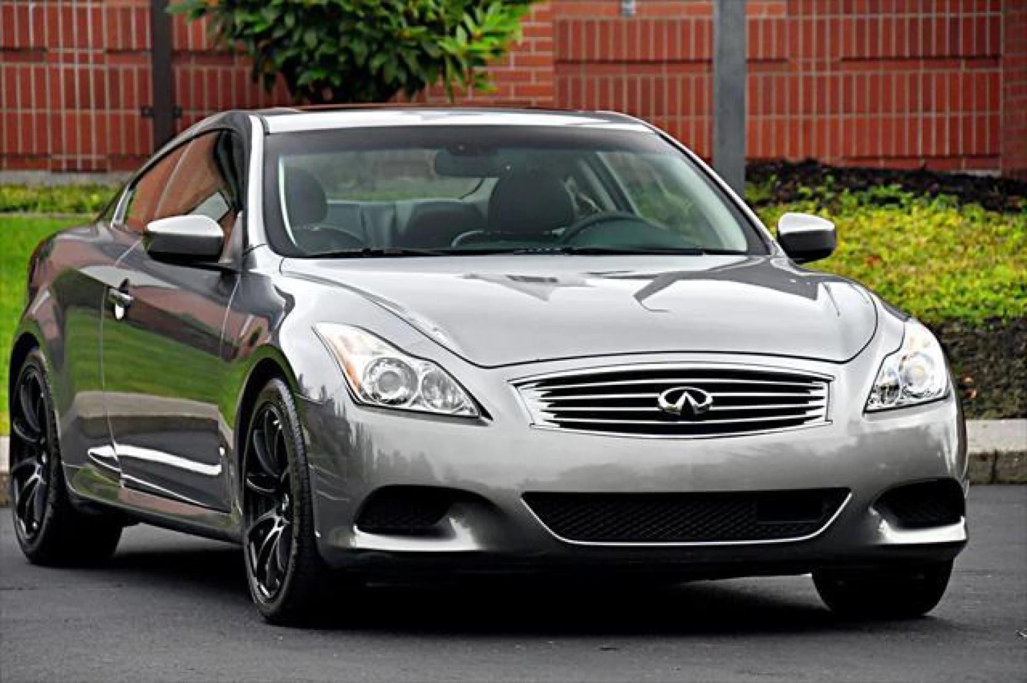2010 INFINITI G37 Sport