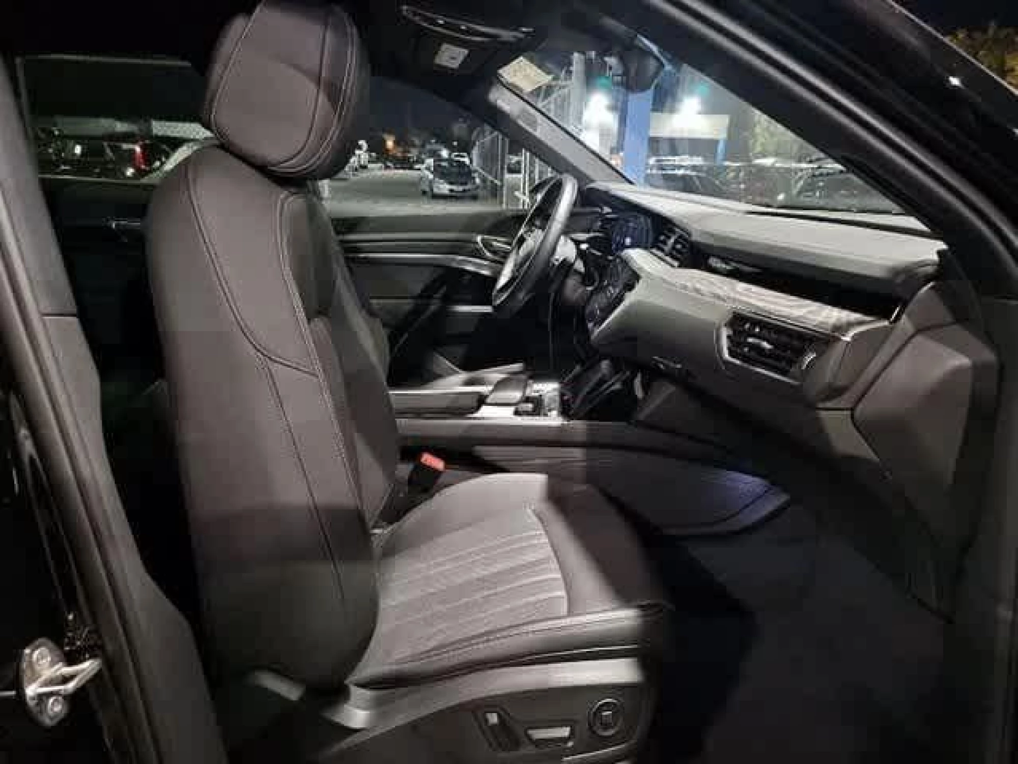 2023 Audi e-tron S line Premium