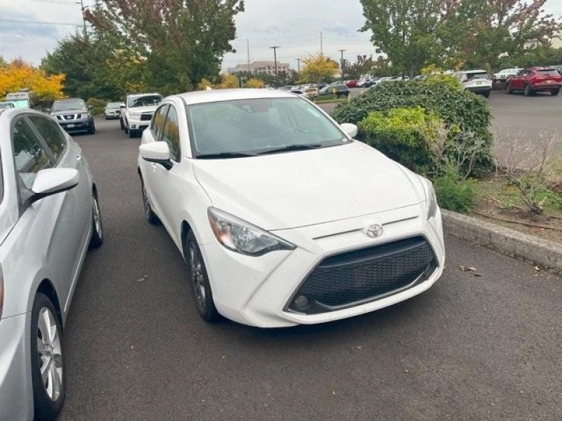 2020 Toyota Yaris Sedan LE