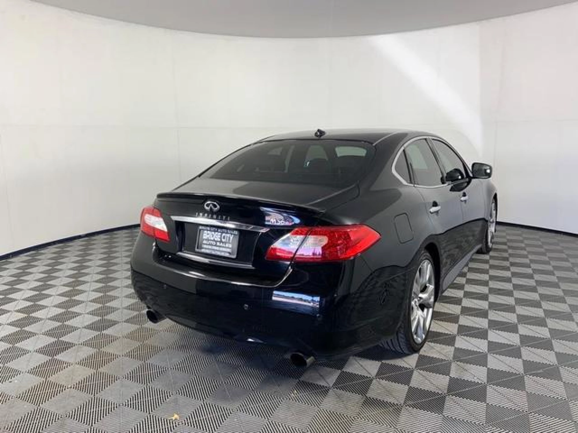 2013 INFINITI M56 Base