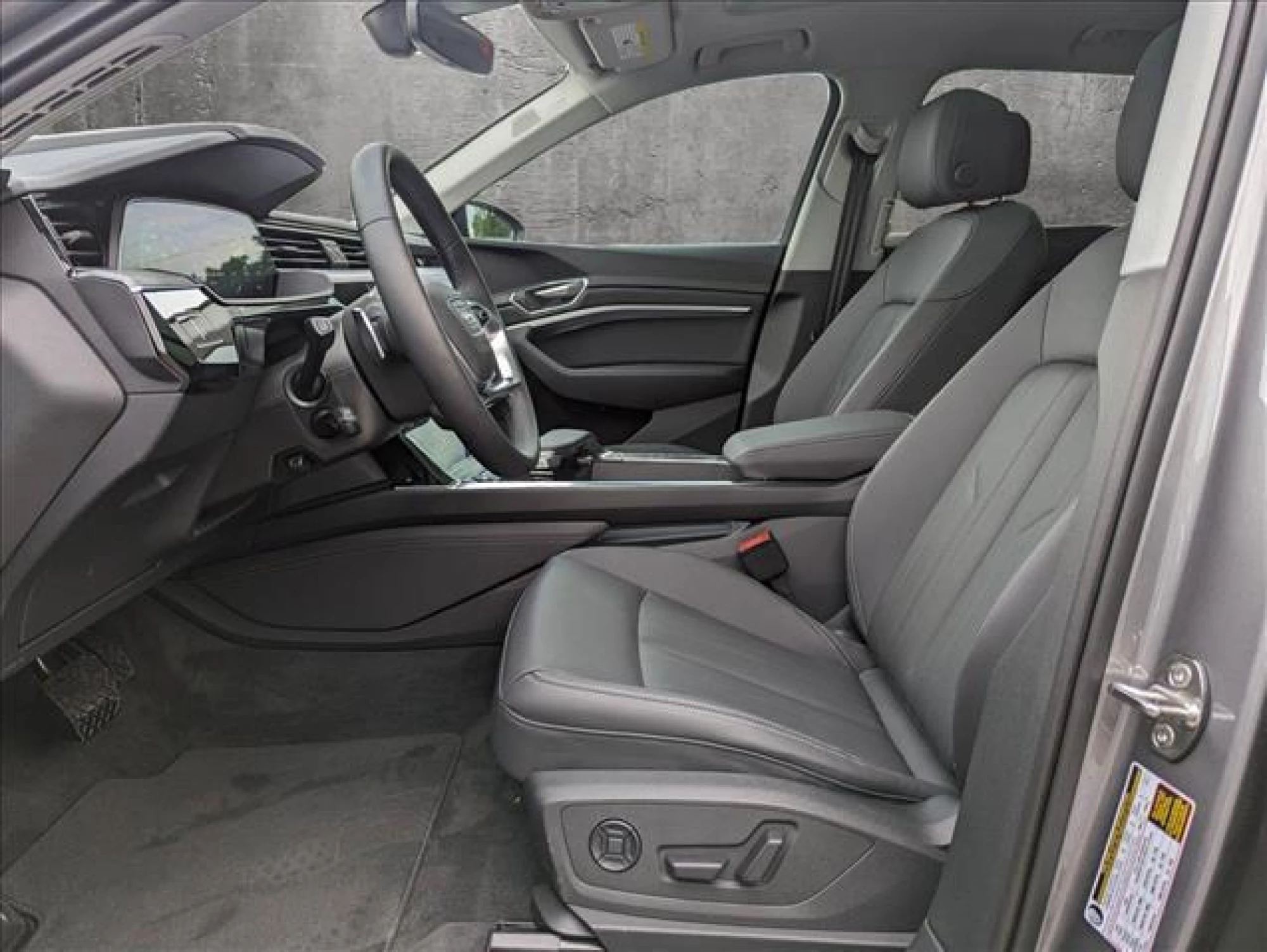 2023 Audi e-tron Premium Plus
