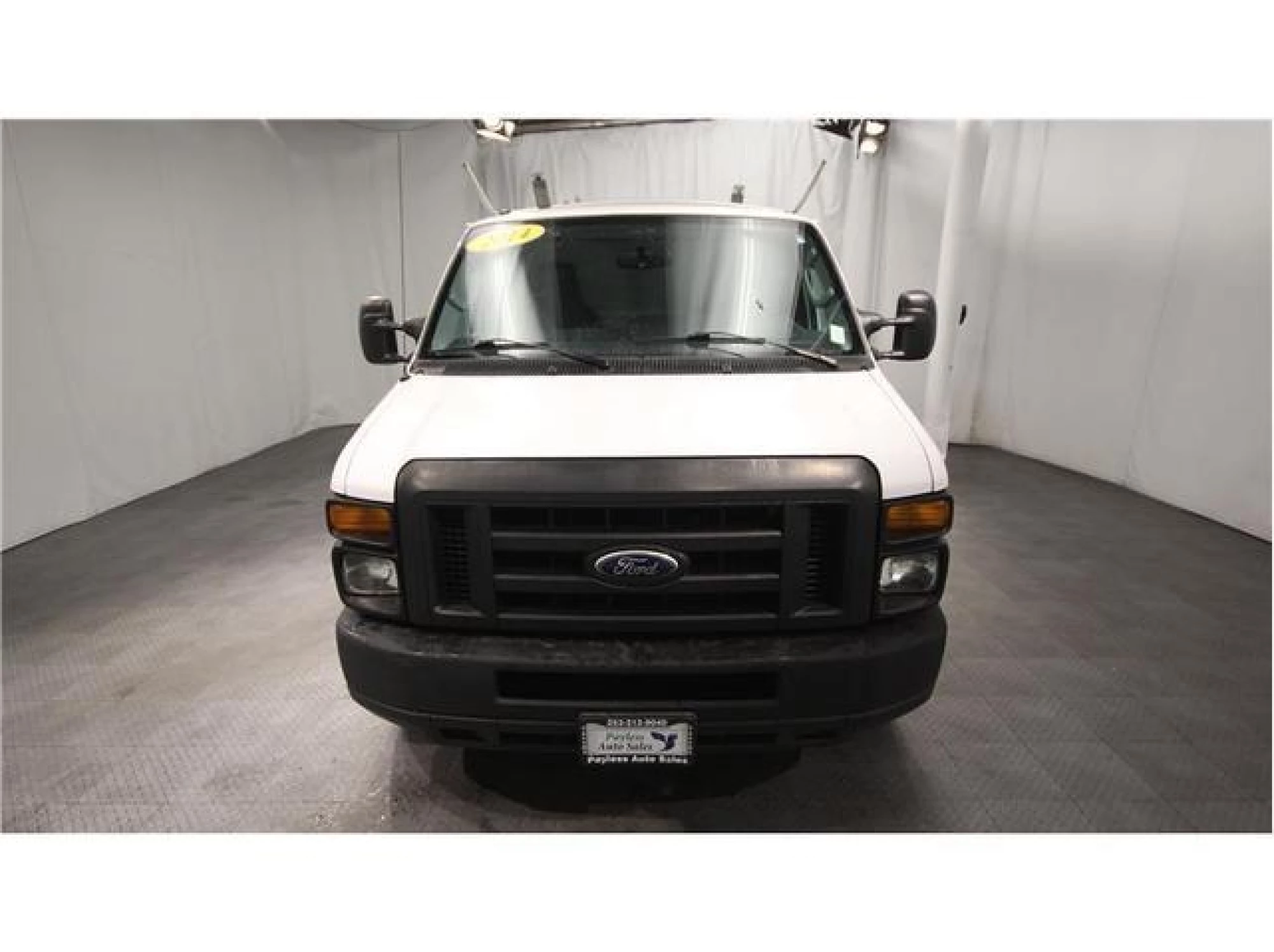 2014 Ford E350 Super Duty Base