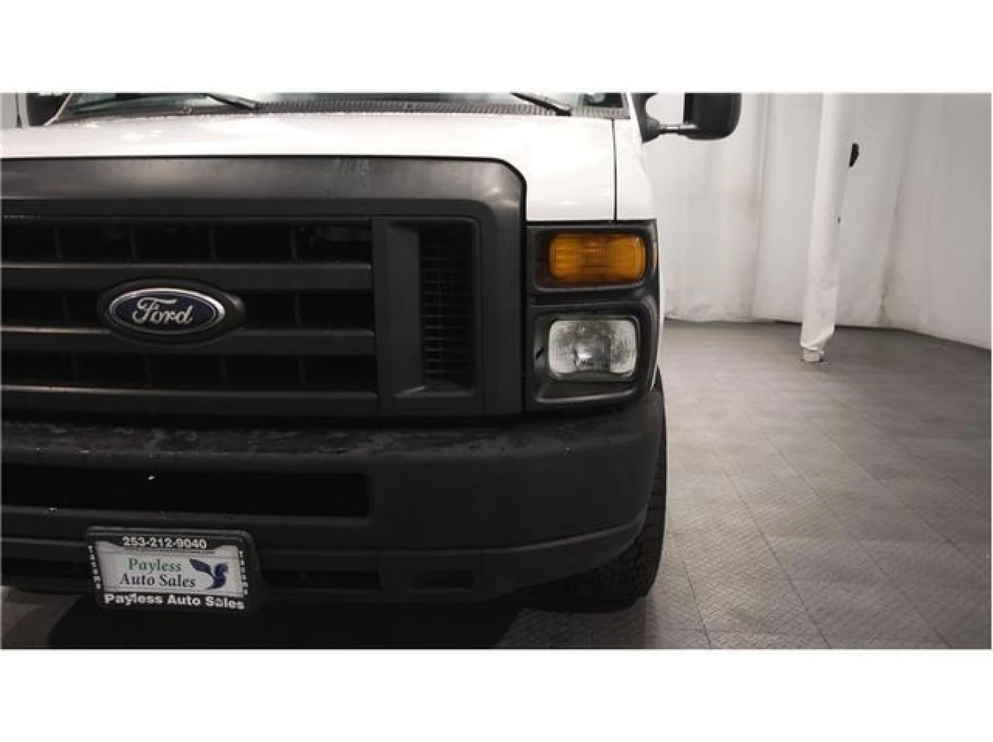 2014 Ford E350 Super Duty Base