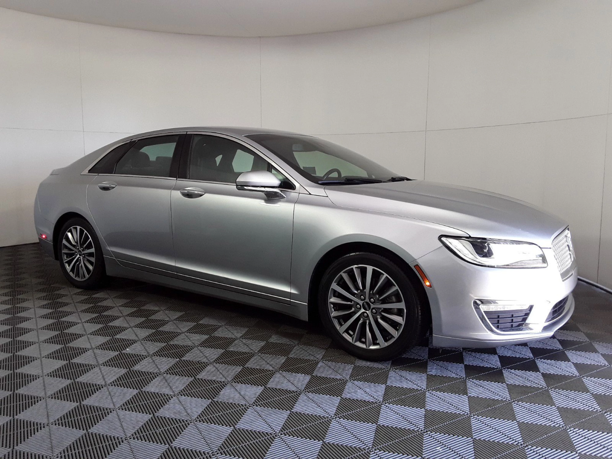 2020 Lincoln MKZ Standard FWD