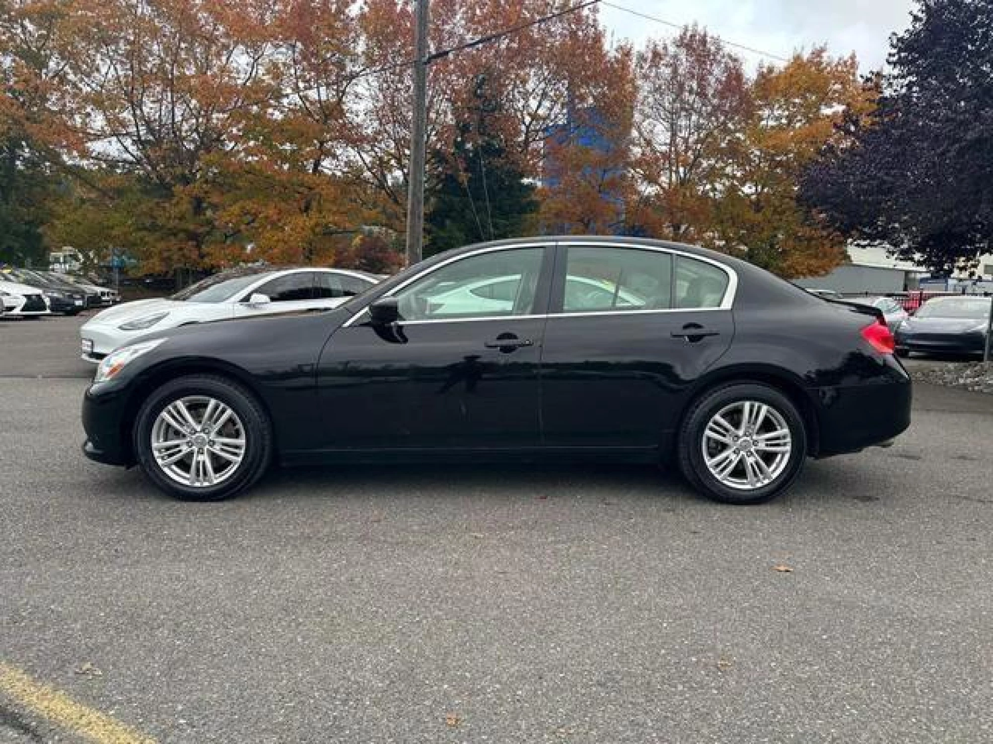 2013 INFINITI G37x Base