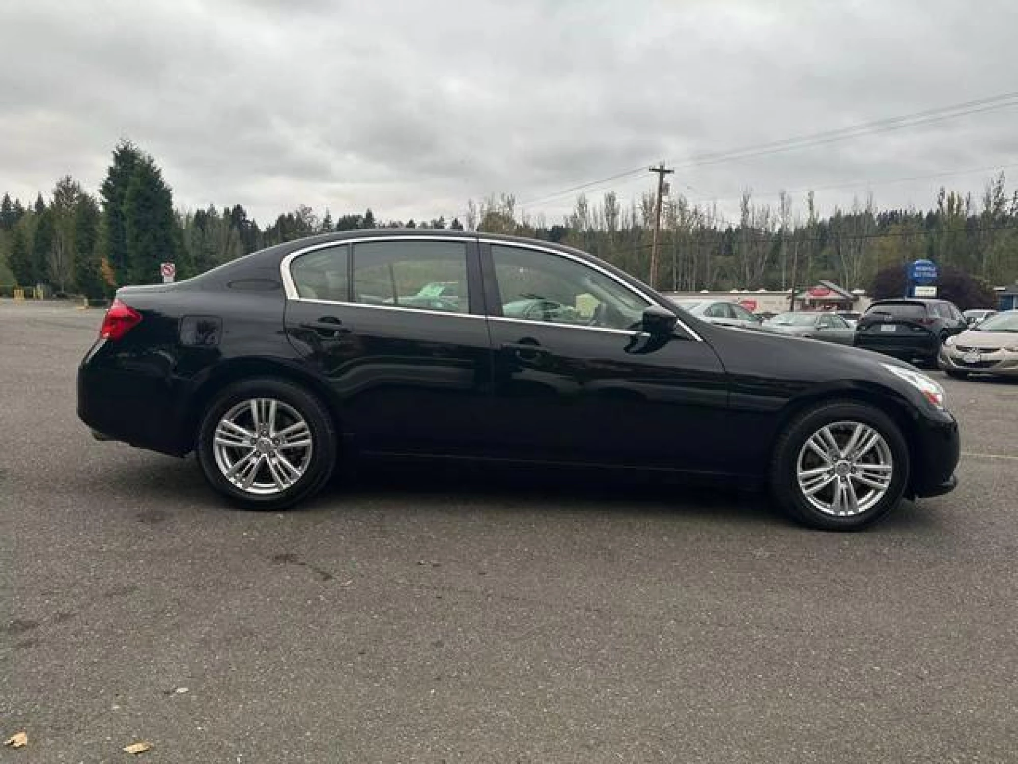 2013 INFINITI G37x Base