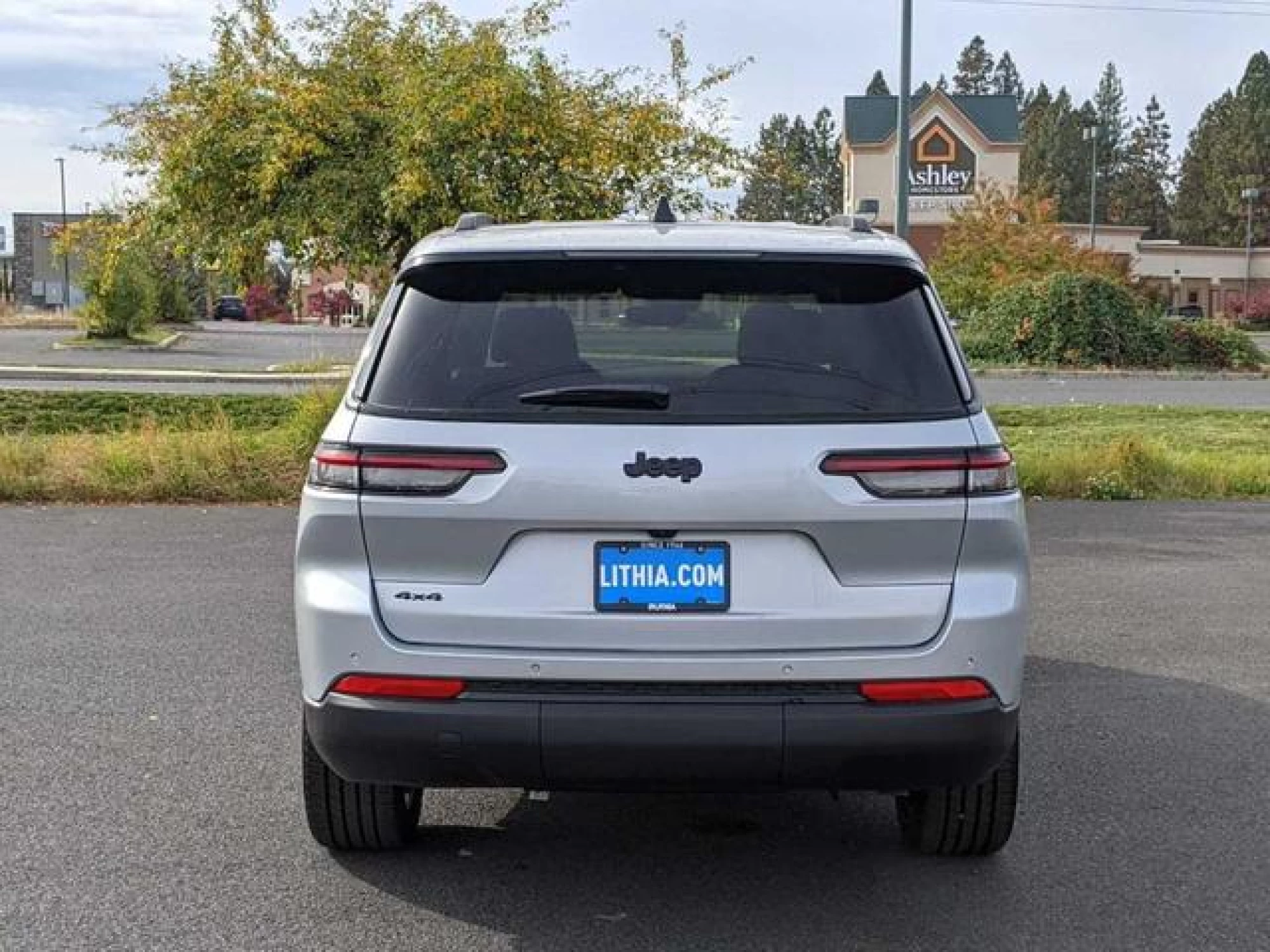 2023 Jeep Grand Cherokee L Laredo