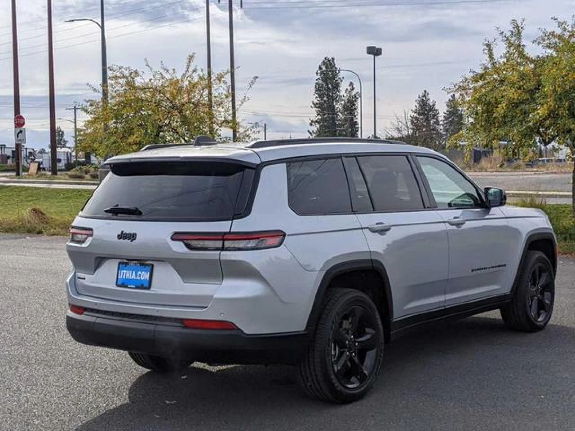 2023 Jeep Grand Cherokee L Laredo