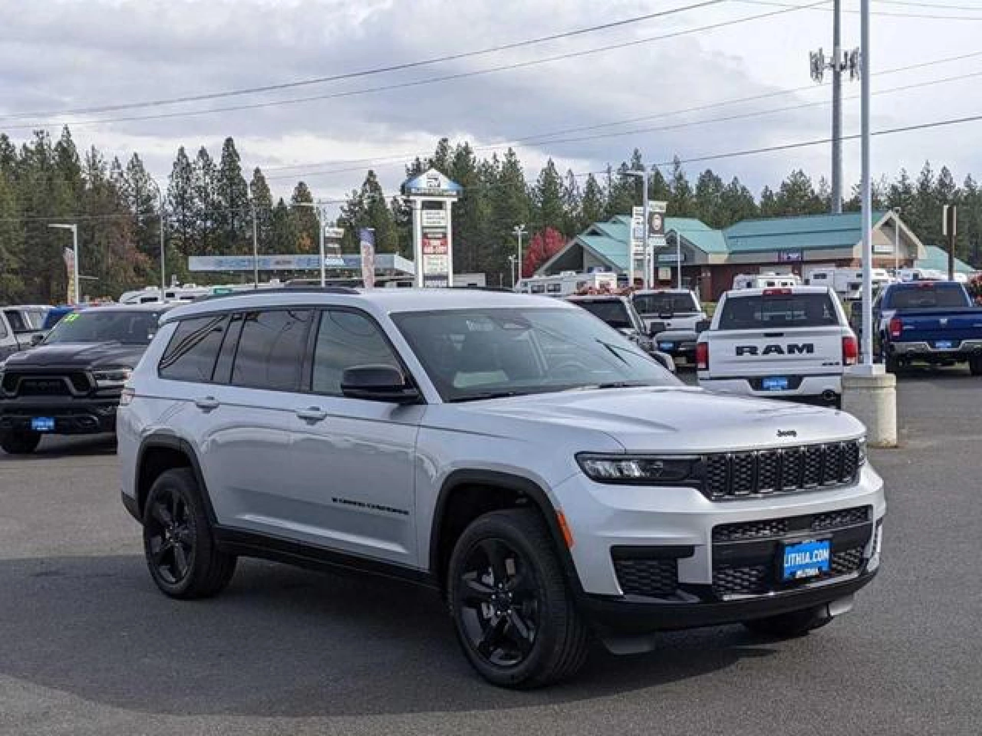 2023 Jeep Grand Cherokee L Laredo
