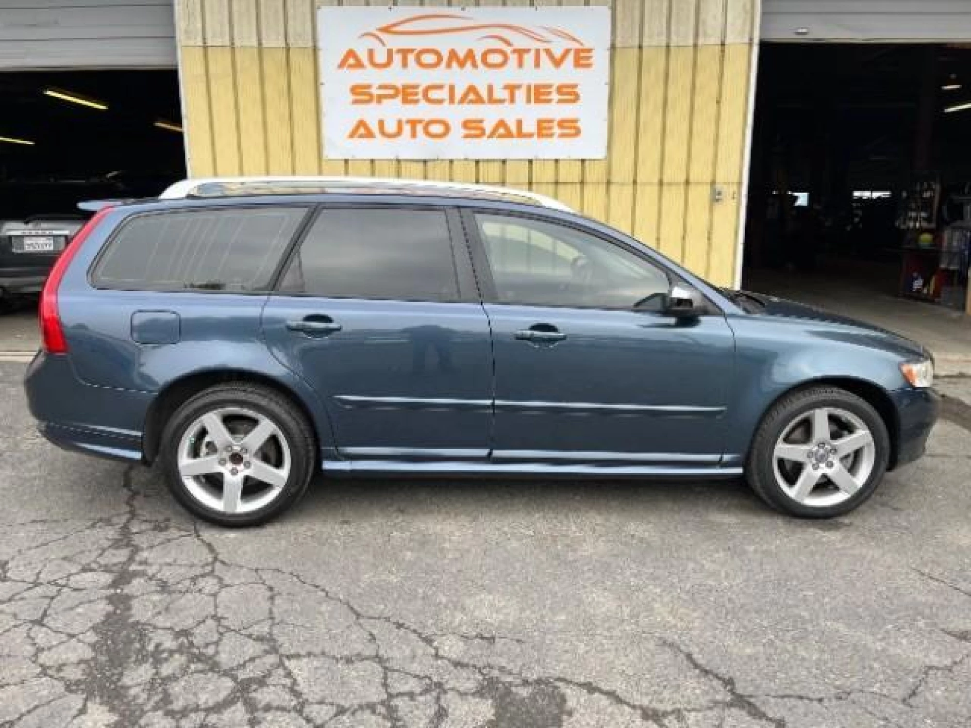 2010 Volvo V50 T5 R-Design